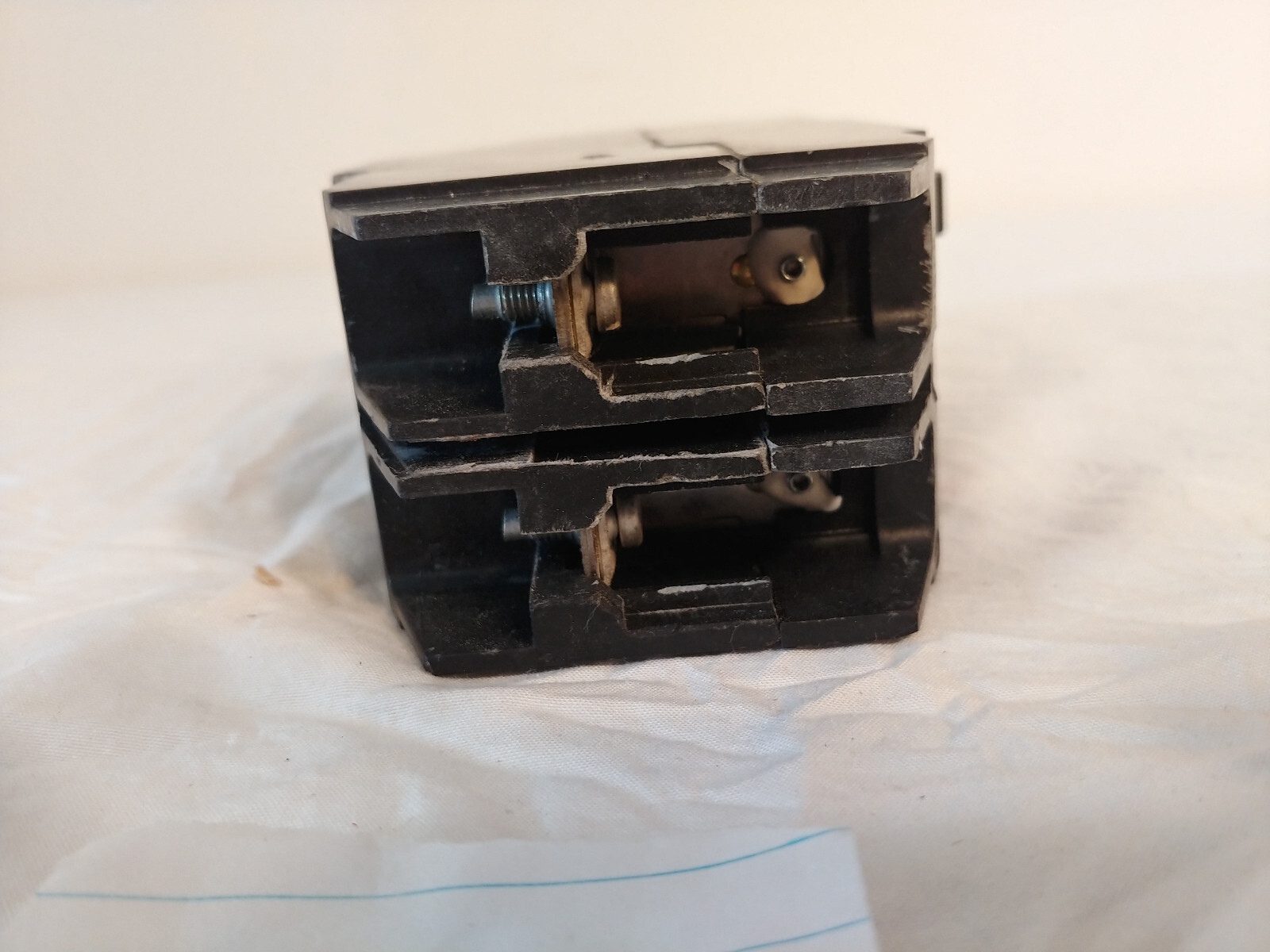 Ge Tey215 Molded Case Circuit Breaker, 15 A, 277/480V Ac, 2 Pole, Bolt On