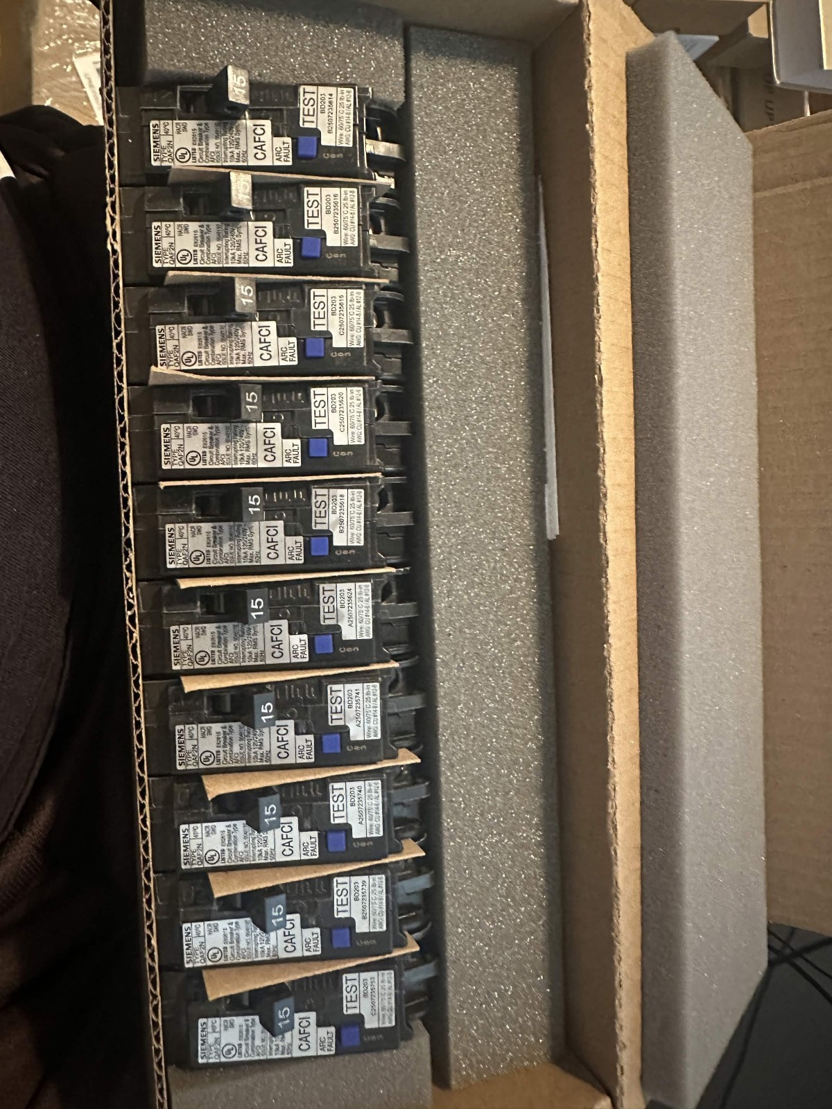 QA115AFCN LOT OF 10 SIEMENS 15A ARC-FAULT AFCI PLUG
