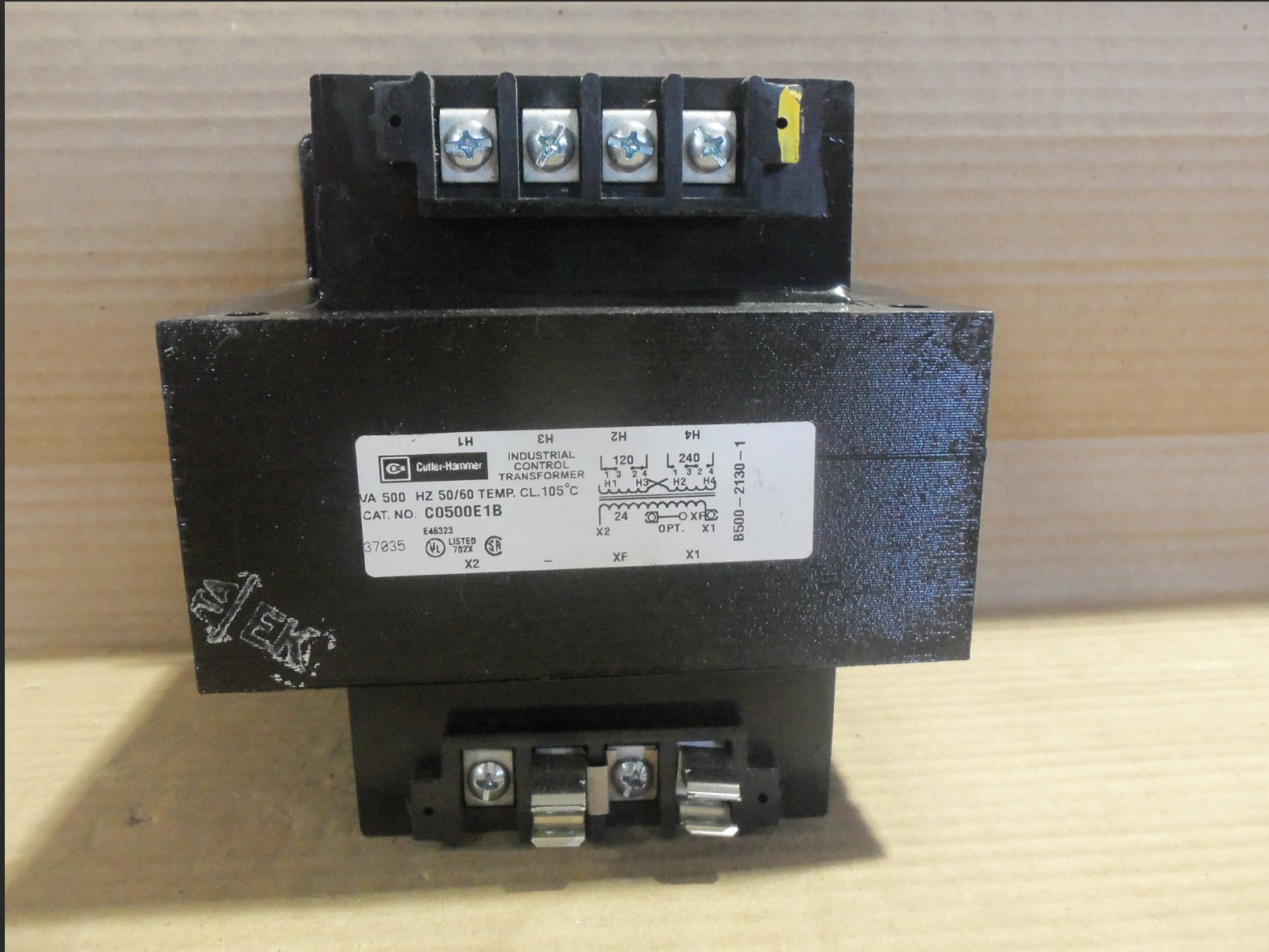 New Cutler Hammer C0500E1B Industrial Control Transformer 500VA 120x240V 24V