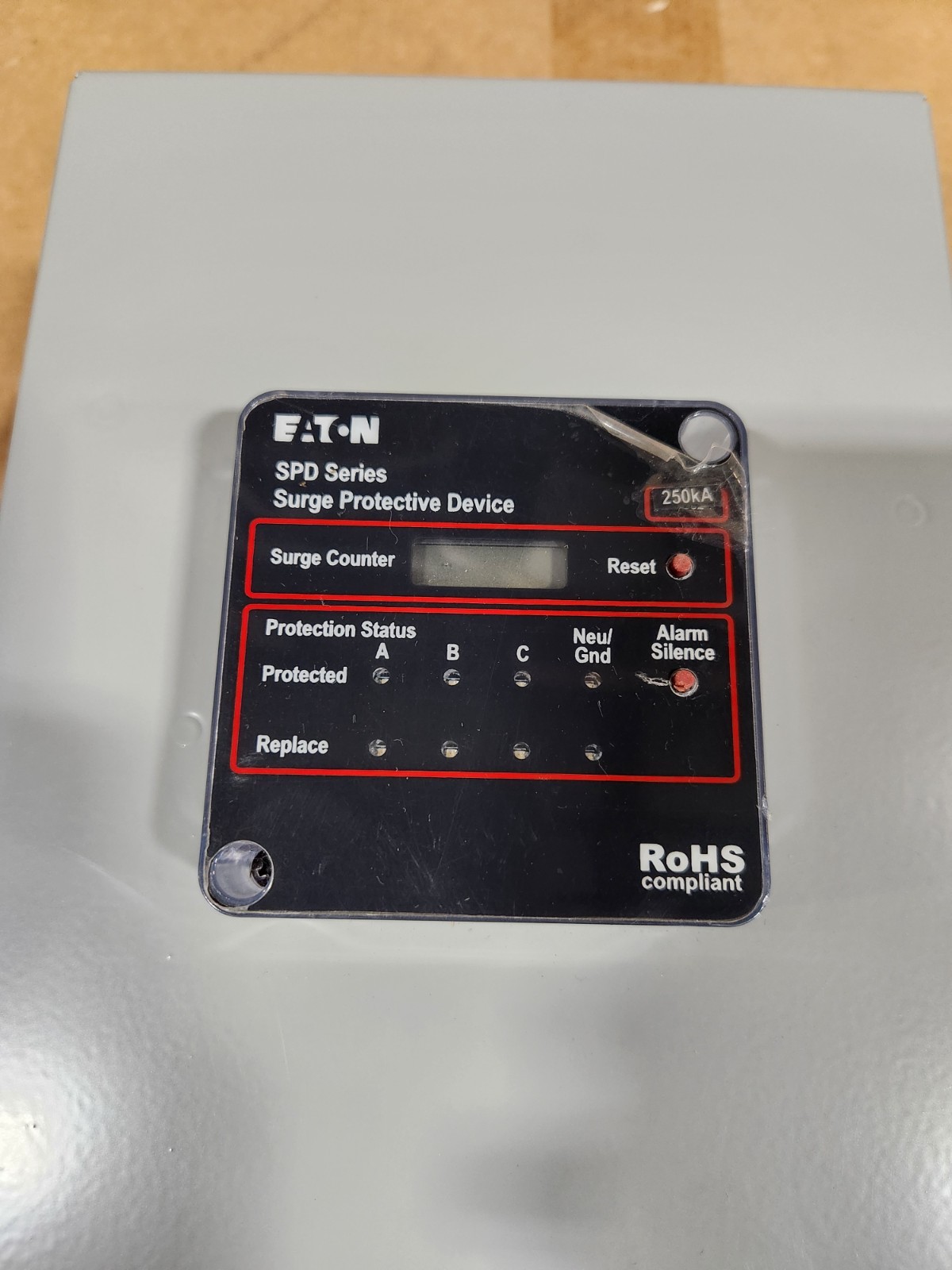 EATON SPD250208Y3K SPD 250kA 3-Phase 120/208V wye (4W+G) STD w/Surge Count NEMA1