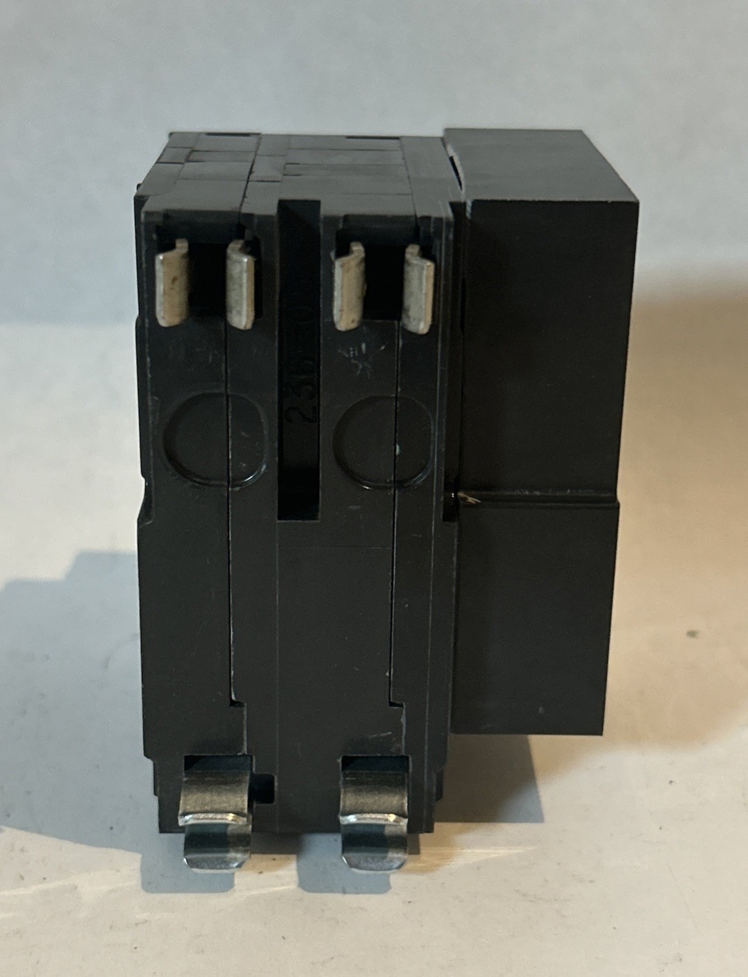 Square D QO2401021 40 Amp 2 Pole 120/240 V 50/60 Hz Plug-On Circuit Breaker