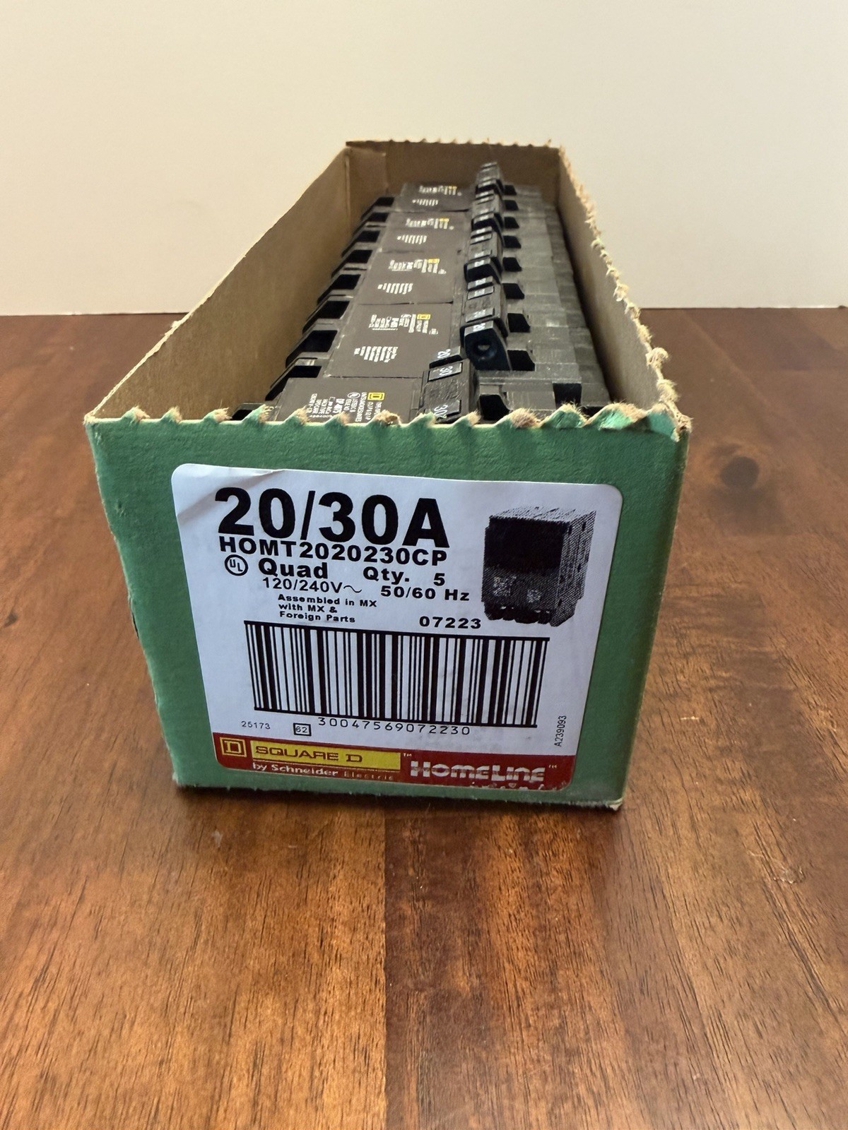 Square D HOMT2020230CP 20/30A Circuit Breaker ( LOT OF 5)