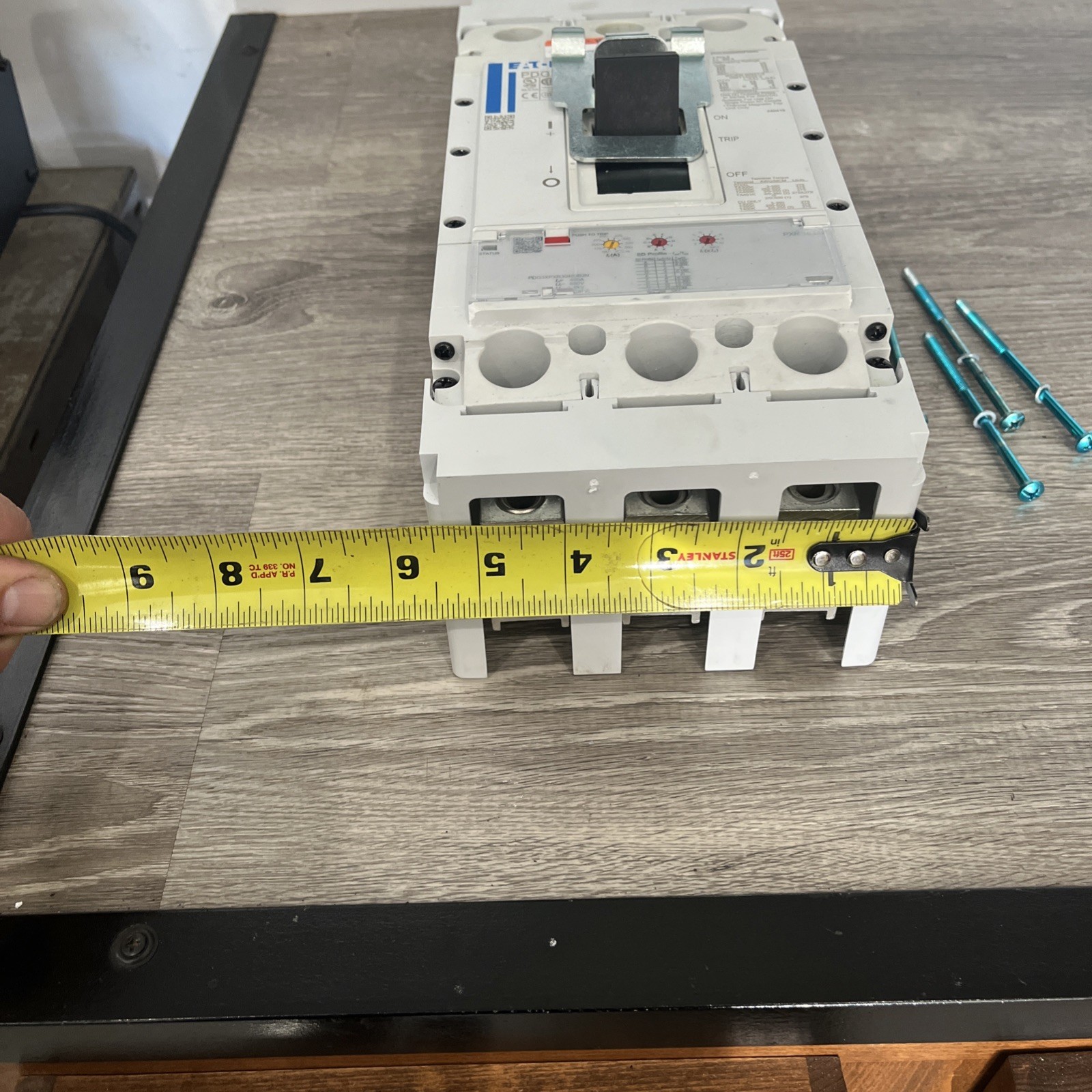 New Eaton PDG33GO400FNNN 3 Pole 400amp 600v 35k Circuit Breaker Frame Only