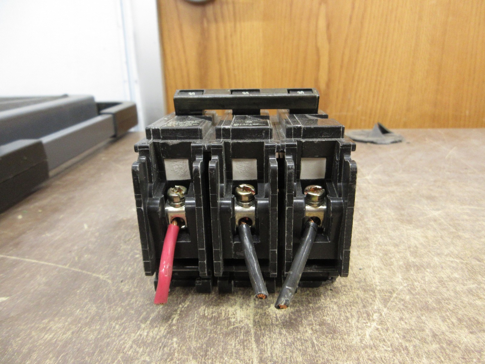 Siemens Type QP Clip-On Circuit Breaker Q330 30A 240V 3P *Chipped* Used