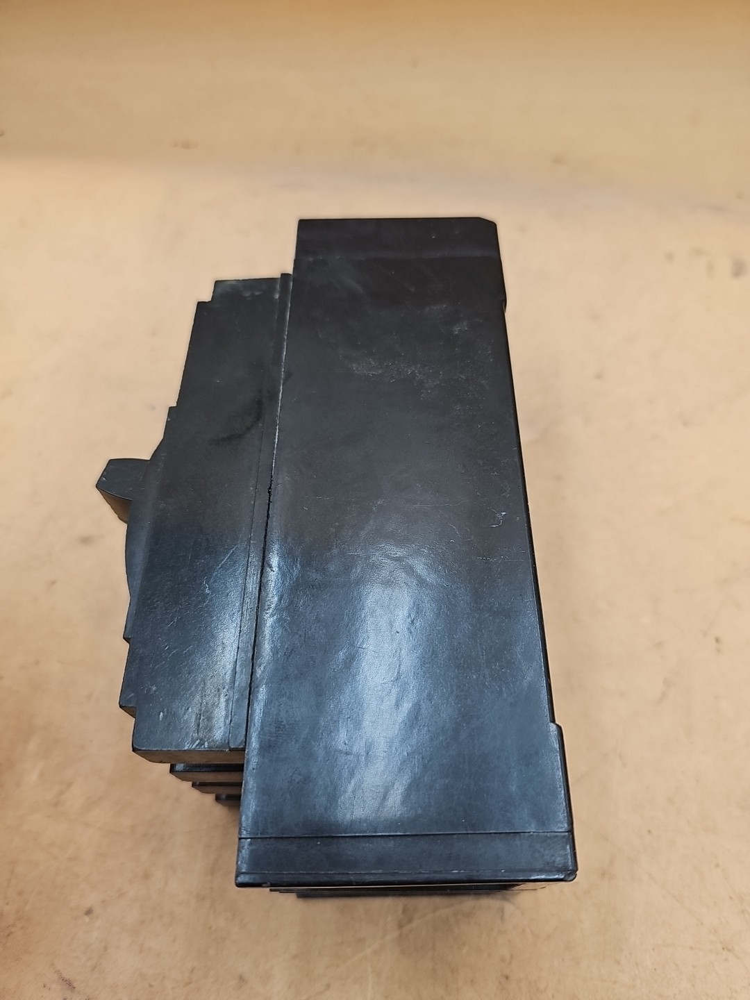 Square D Q2L2200 2 Pole 200 Amp 240 Vac Circuit Breaker