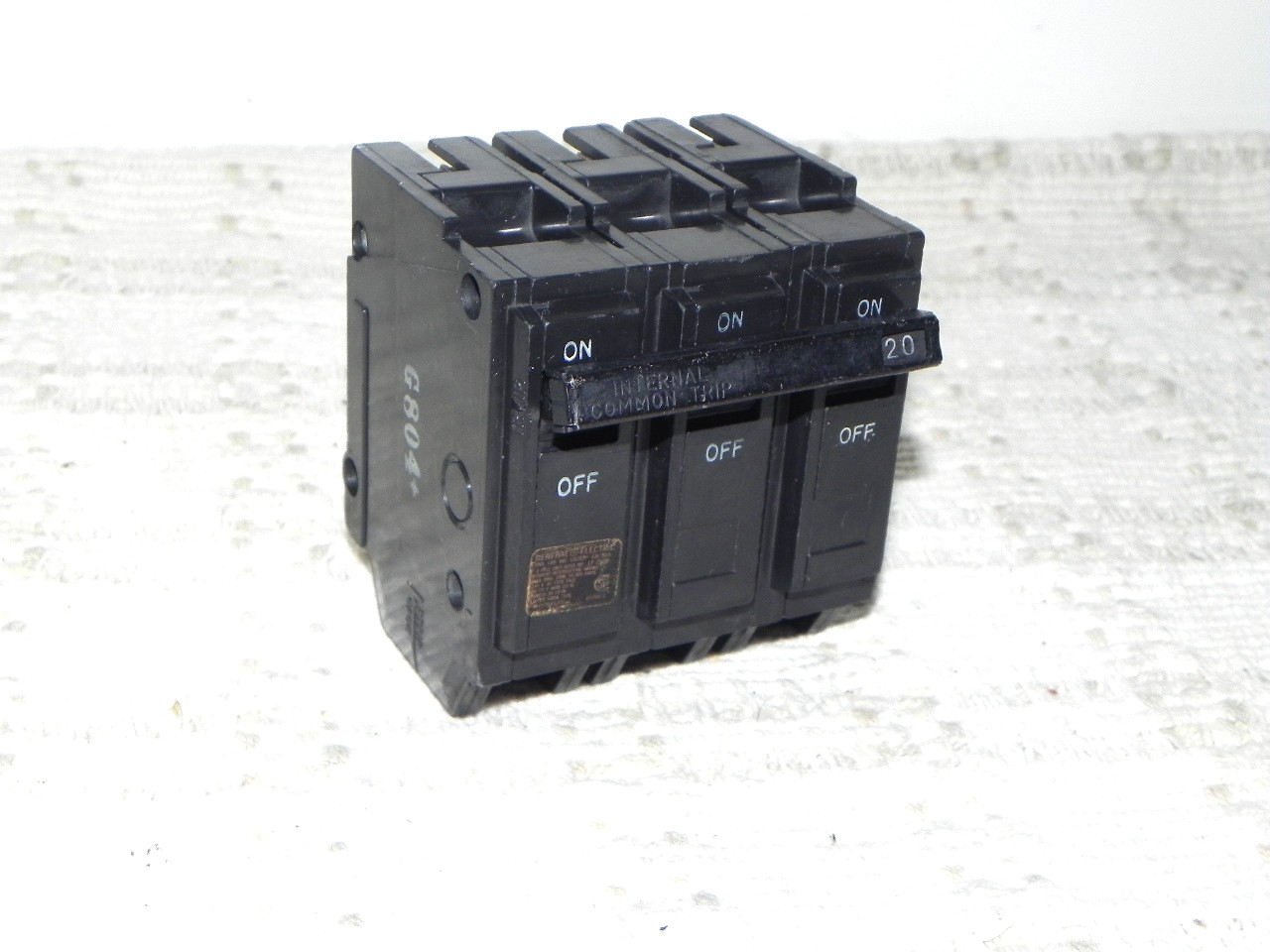 GE 20 AMP Circuit Breaker THQL32020 3 Pole 3 Phase Clip On, 120/240V AC