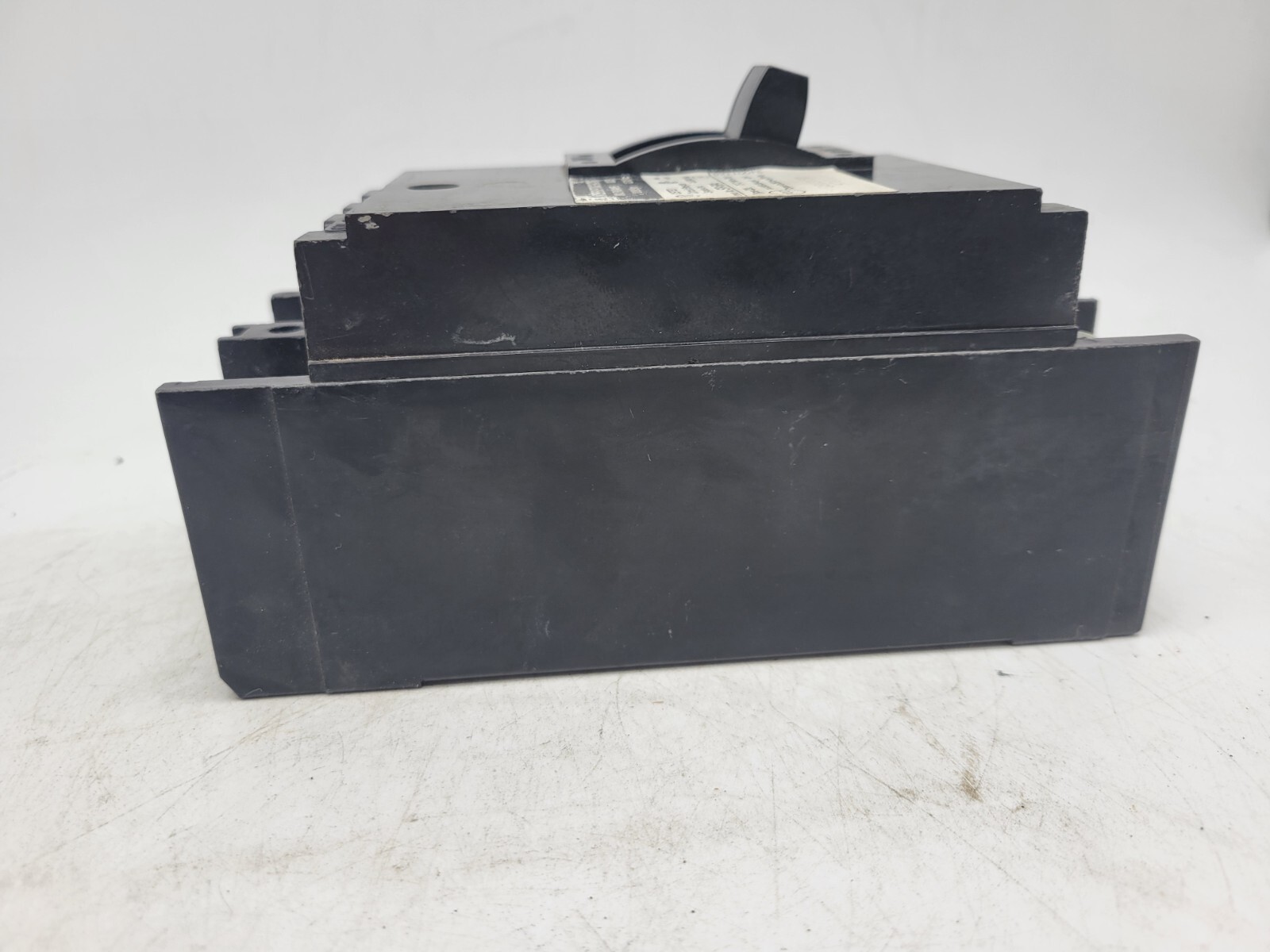 Square D Q2L2150 Feed-Thru Circuit Breaker 150A 120/240V 2P 1PH Type Q2L 150 AMP
