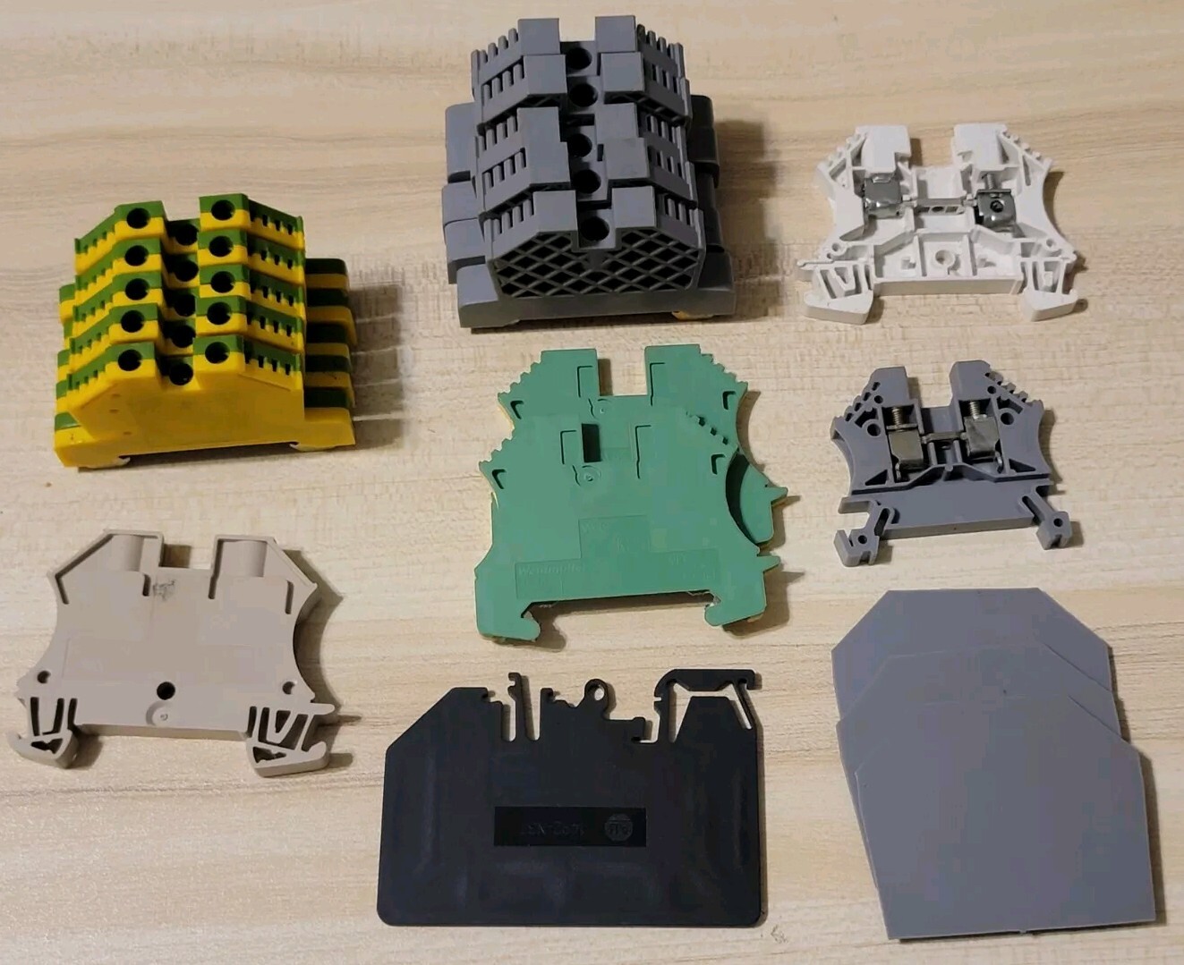 Lot of 15 Mixed 5x Euro E4 2x Weidmuller Wpe 2.5 1x WDU 6 Ab 1492 Terminal Block