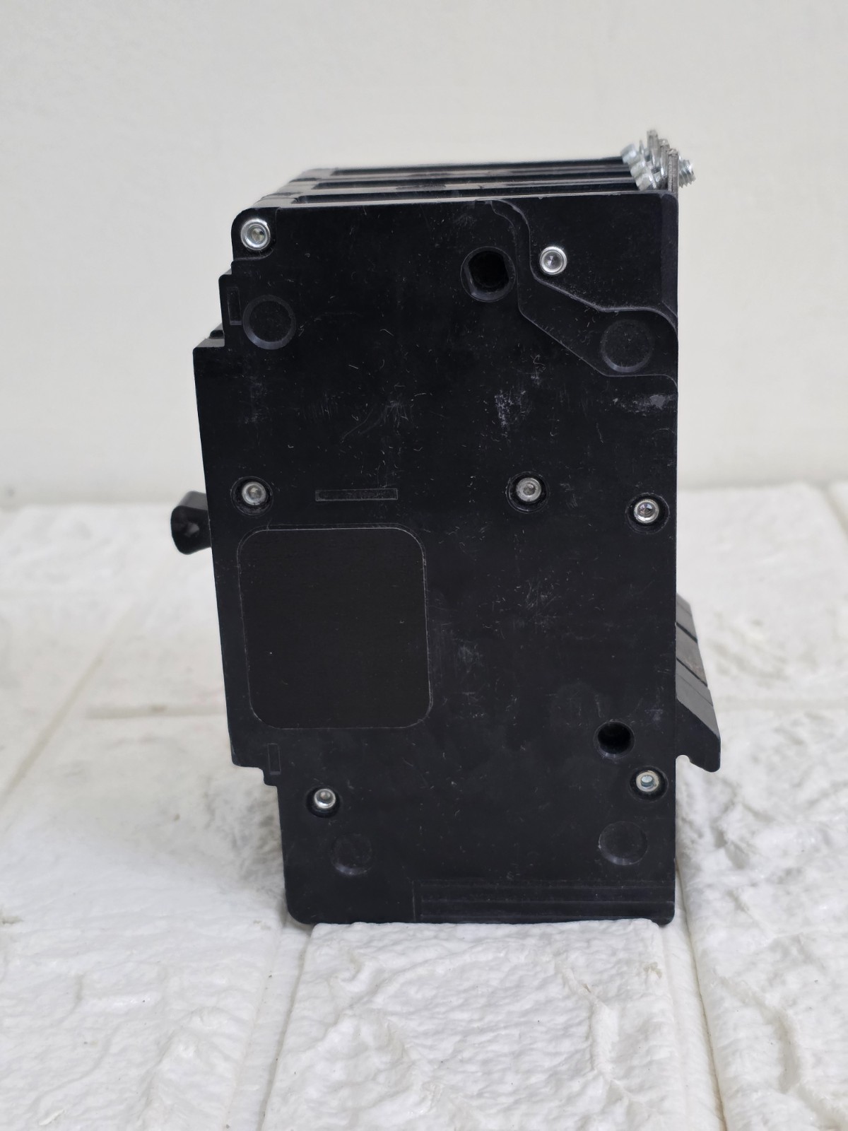 Square D EJB34020 20A 3P Circuit Breaker [1]