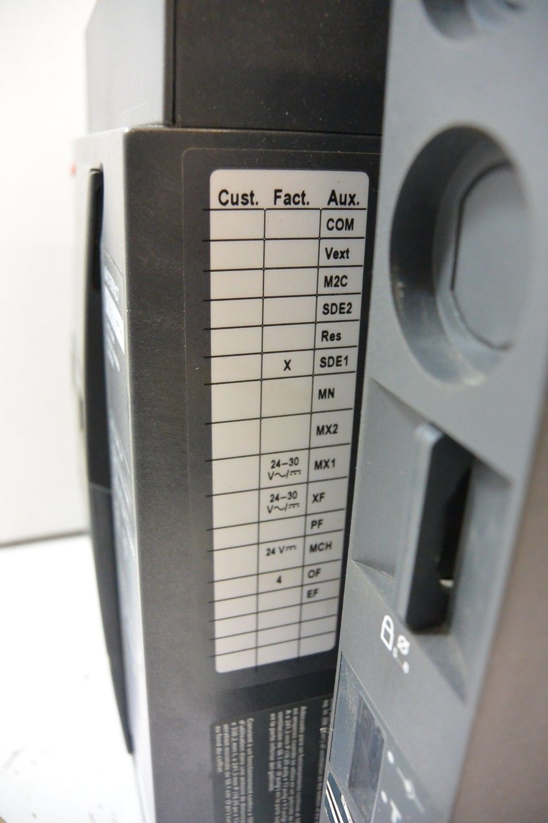 Square D MasterPact NT08L1 Circuit Breaker Micrologic 5.0 S133A 800a Elec Op