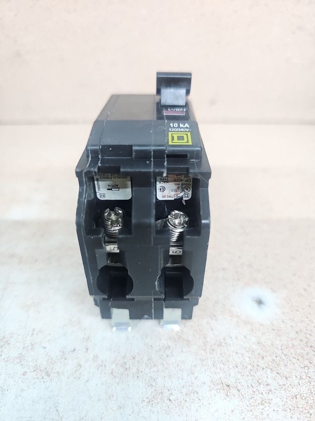 1)Square D QO240 40 Amp 2 Pole Yellow “D” QO Plug-in Circuit Breaker 120/240V W#