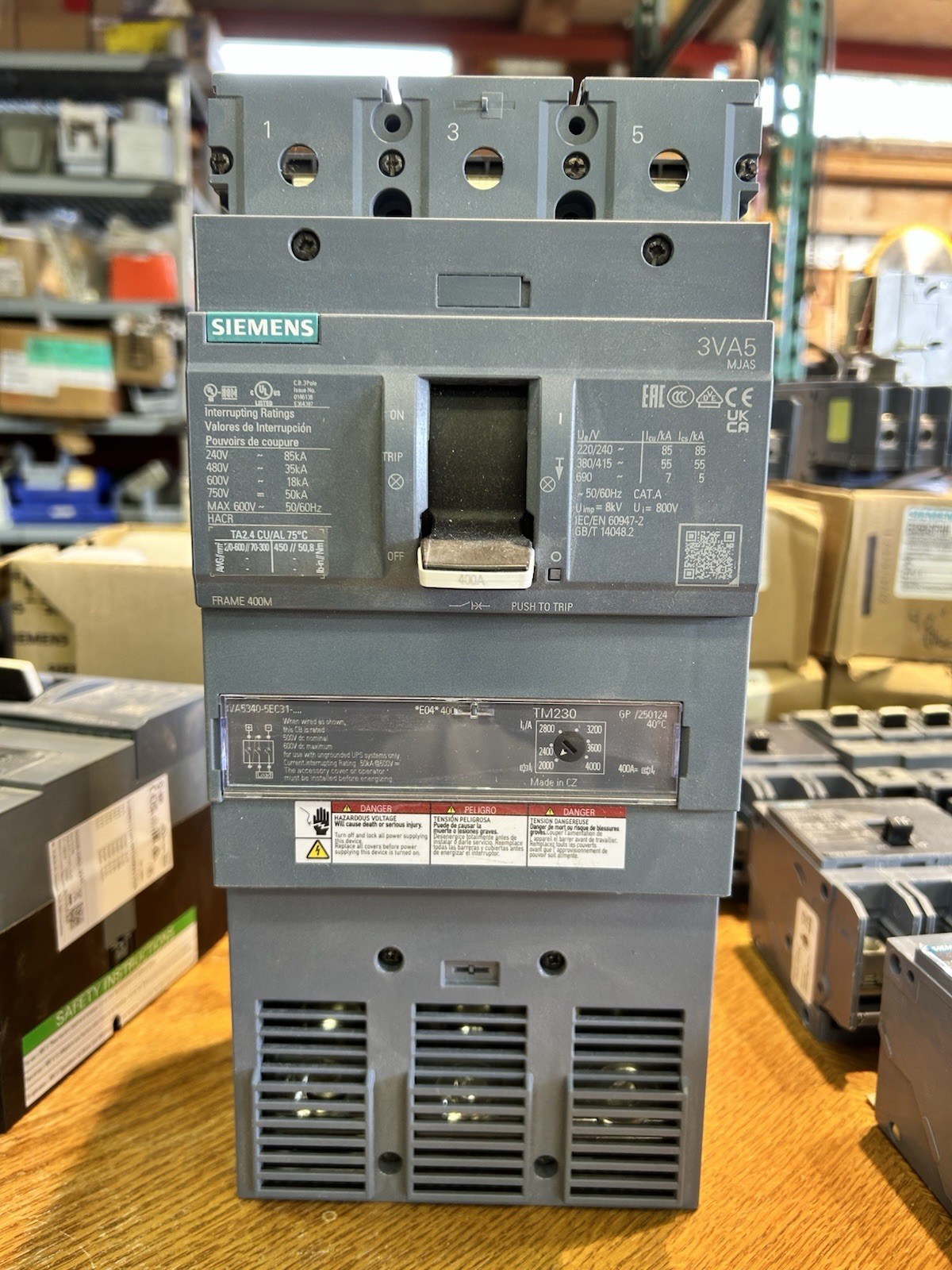Siemens 3VA5340-5EC31-0AA0 400amp 3 Pole Breaker