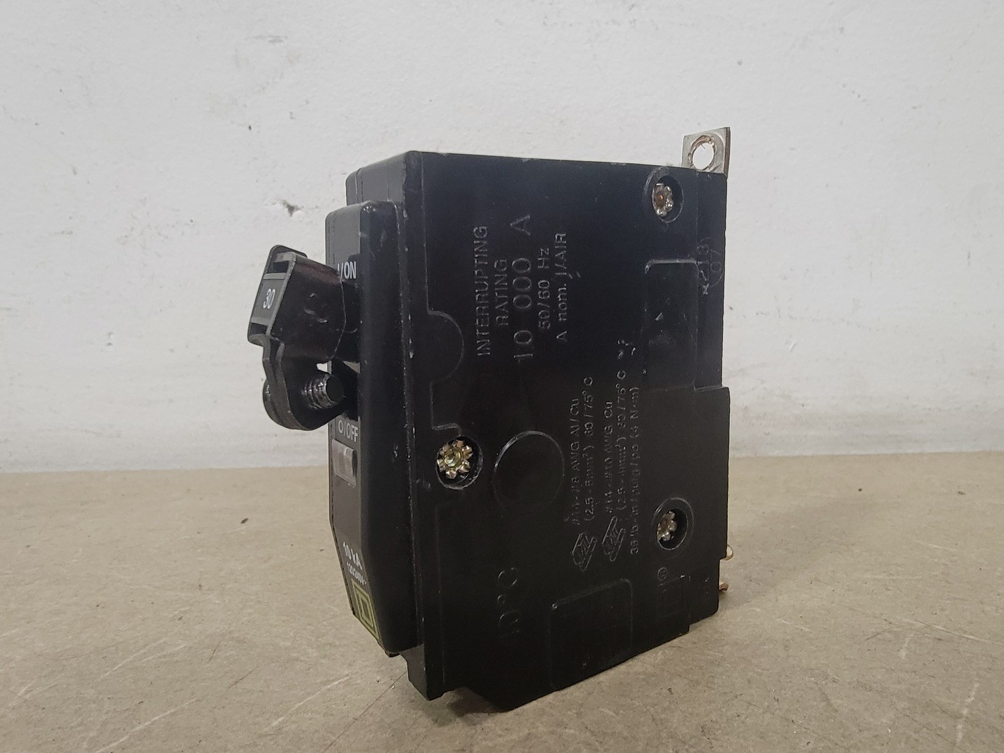 SQUARE D QOB130 30 Amp, 1 Pole, 120/240 volts Circuit Breaker – Electrical