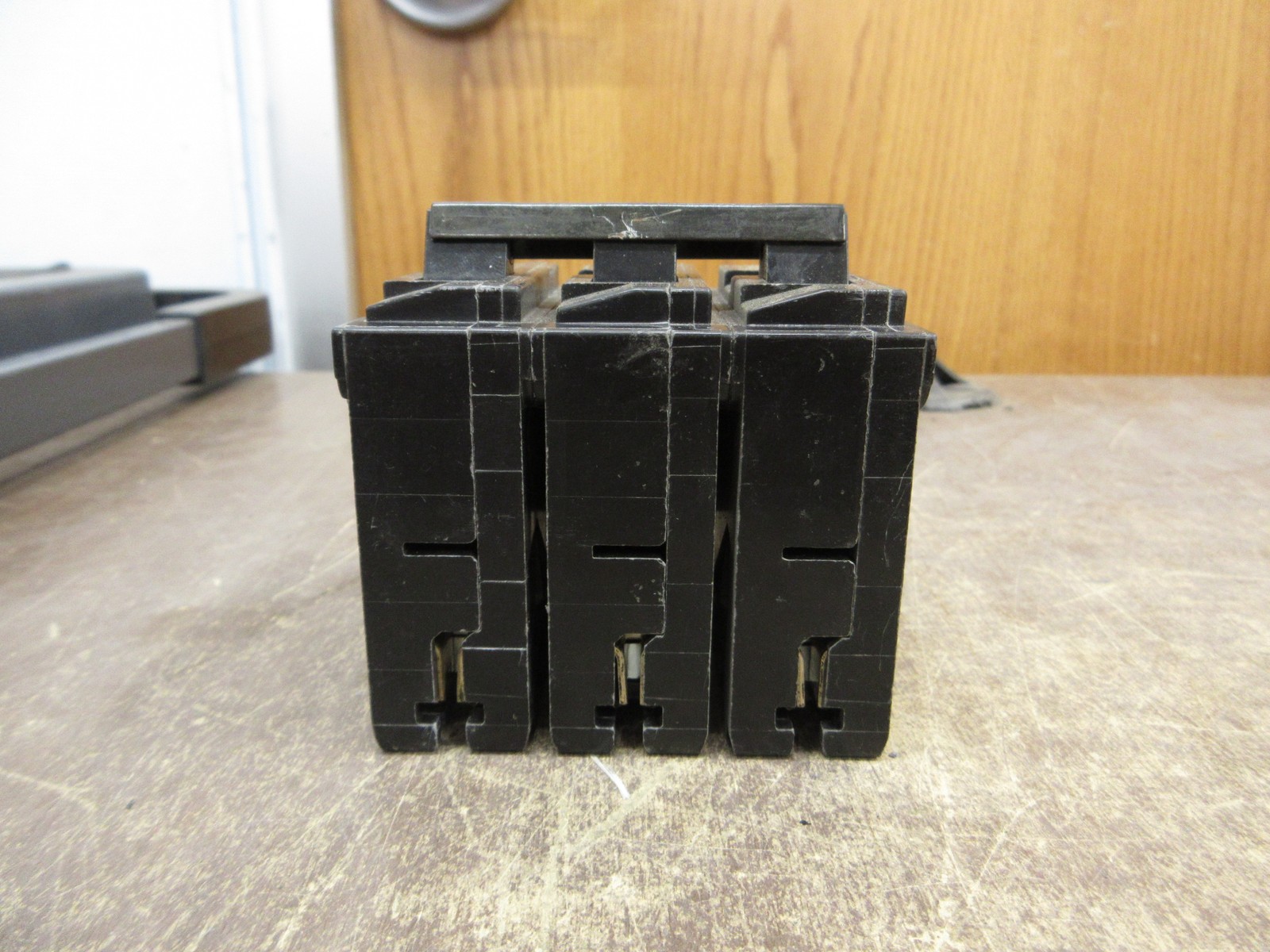 Siemens Type QP Clip-On Circuit Breaker Q330 30A 240V 3P *Chipped* Used