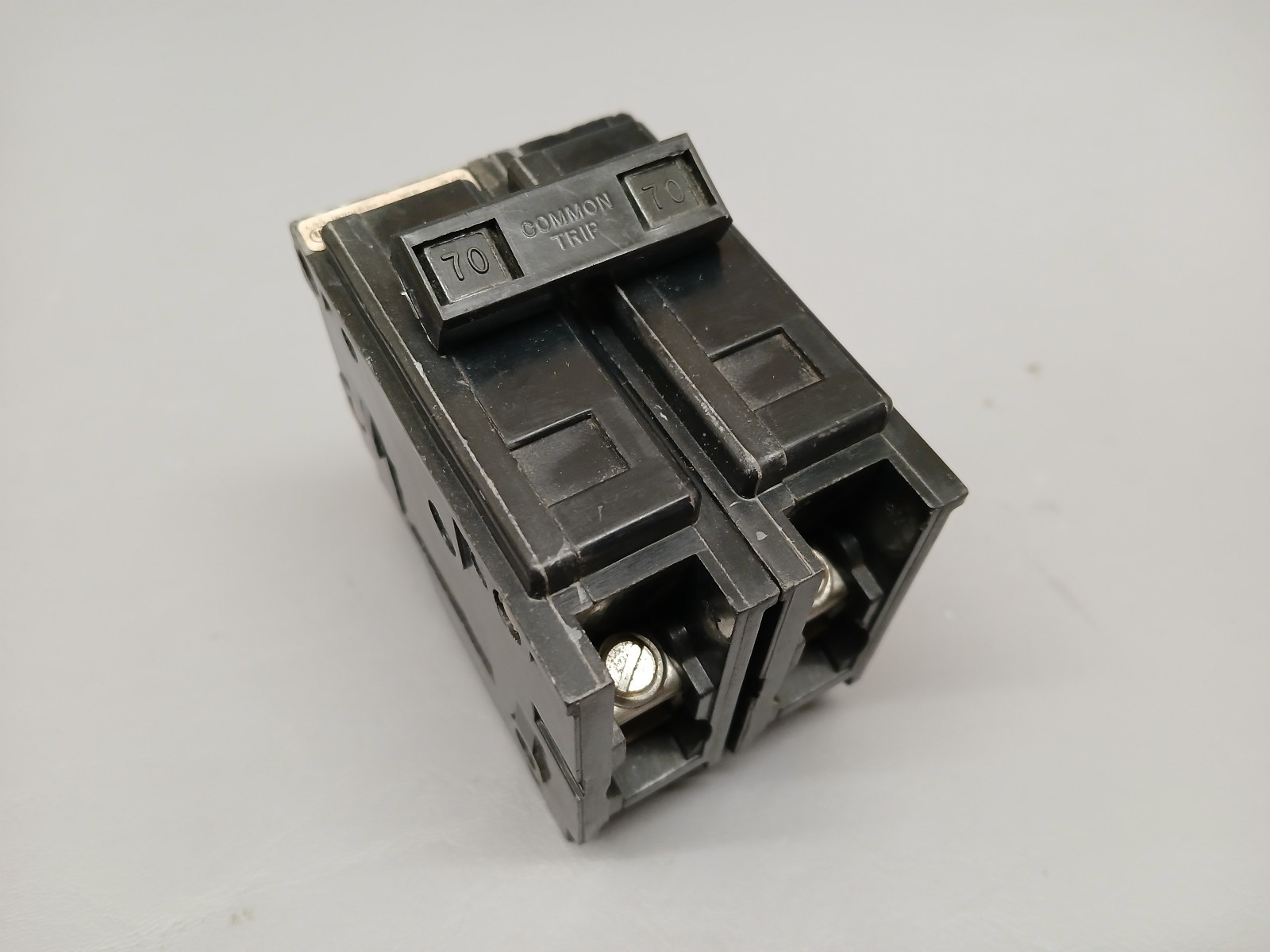 Cutler Hammer BAB2070 2 POLE 70 AMP TYPE BA BOLT ON CIRCUIT BREAKER