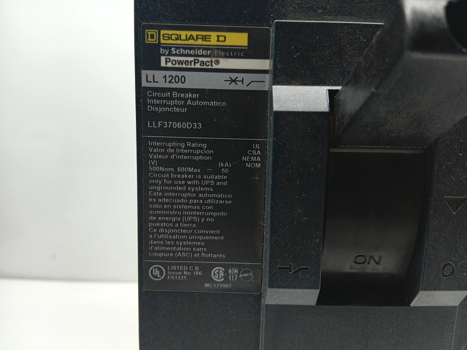 SQUARE D LL 1200 LL37060D33 3 POLE 630 AMPS CIRCUIT BREAKER