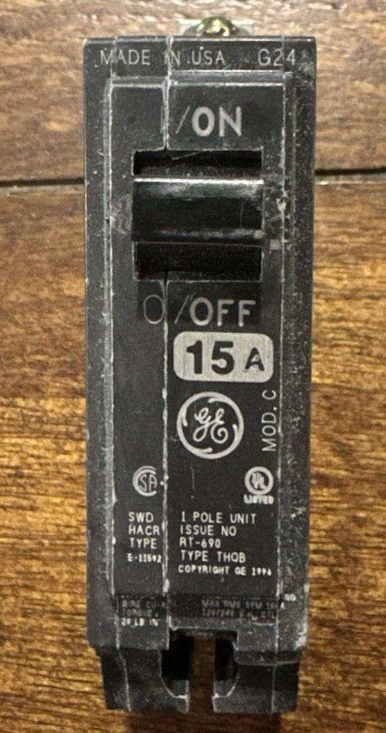 GE THQB1115 Circuit Breaker 15A Amp General Electric Bolt On Brand NEW