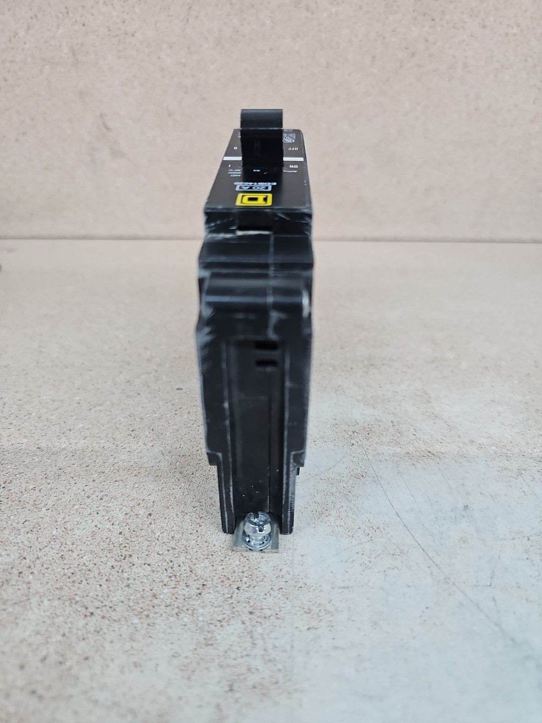 1) Square D EDB14020 1 Pole 20 Amp 277V HACR Type EDB Bolt On Circuit Breaker