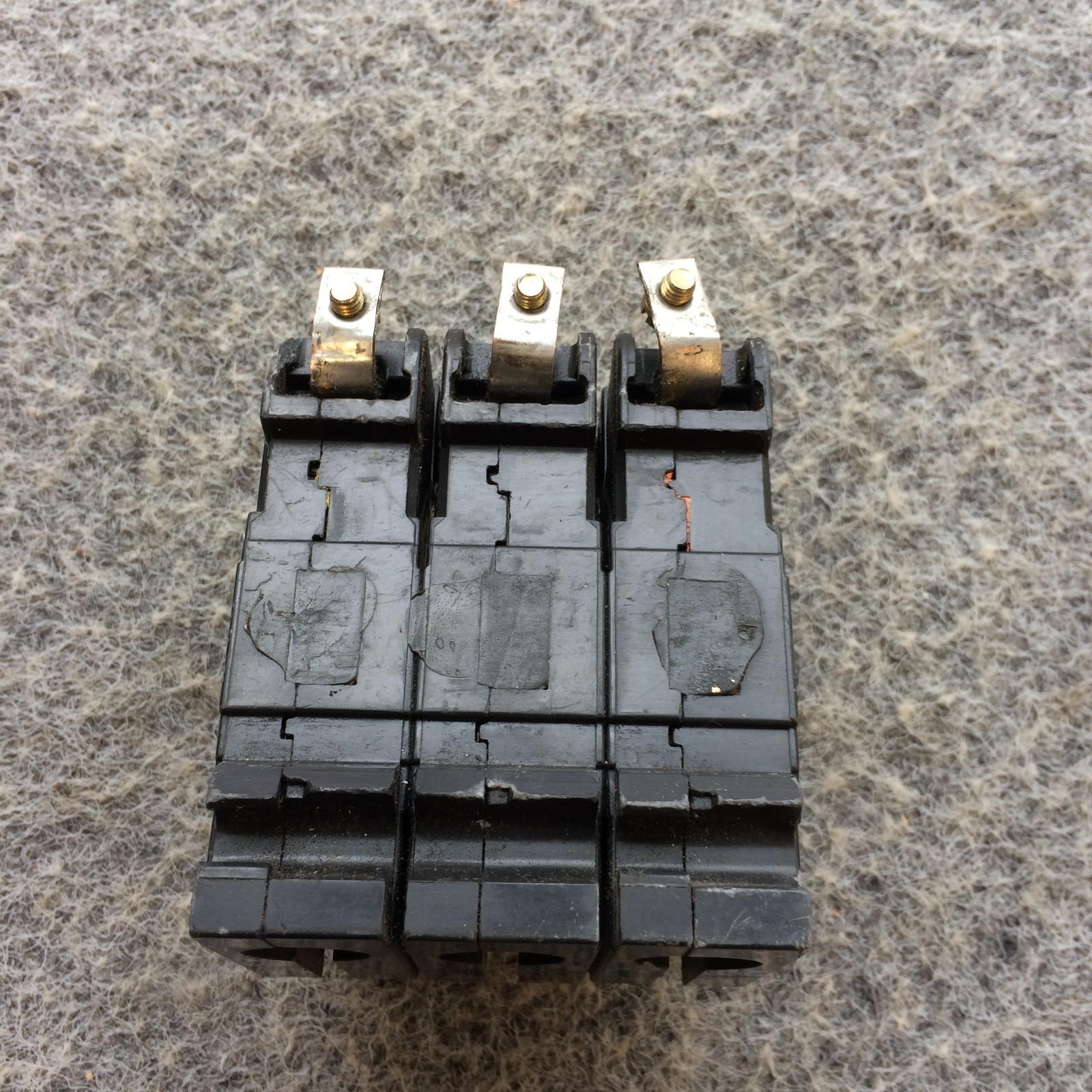 SQUARE D EHB EHB34015 3 POLE 15 AMP 480V CIRCUIT BREAKER FOR NEHB PANELBOARDS