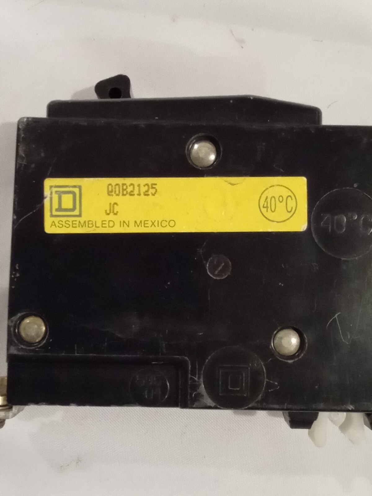 *CHIPPED* Square D Circuit Breaker QOB2125