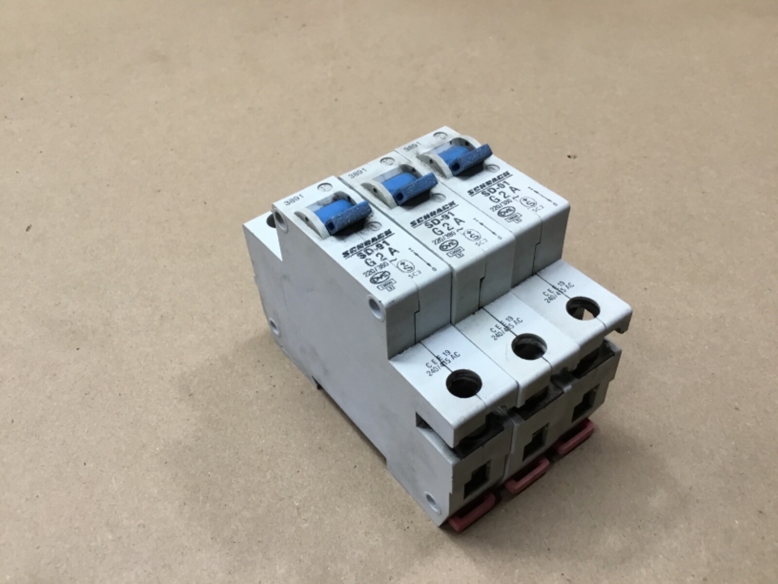 Lot Of 3 Schrack SD-91 G2A Circuit Breaker 1 Pole 2A 2 Amp G 2 A #62D19*AD