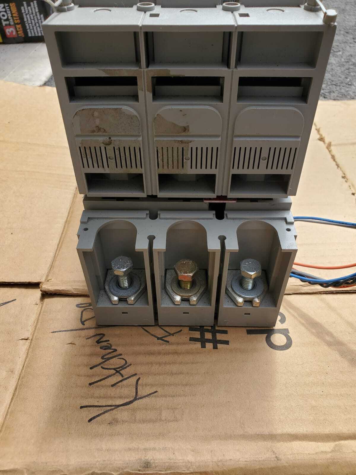 Merlin Compact Breaker NSJ 600A 600V Molded Case Switch w/Adapter & 2-Aux