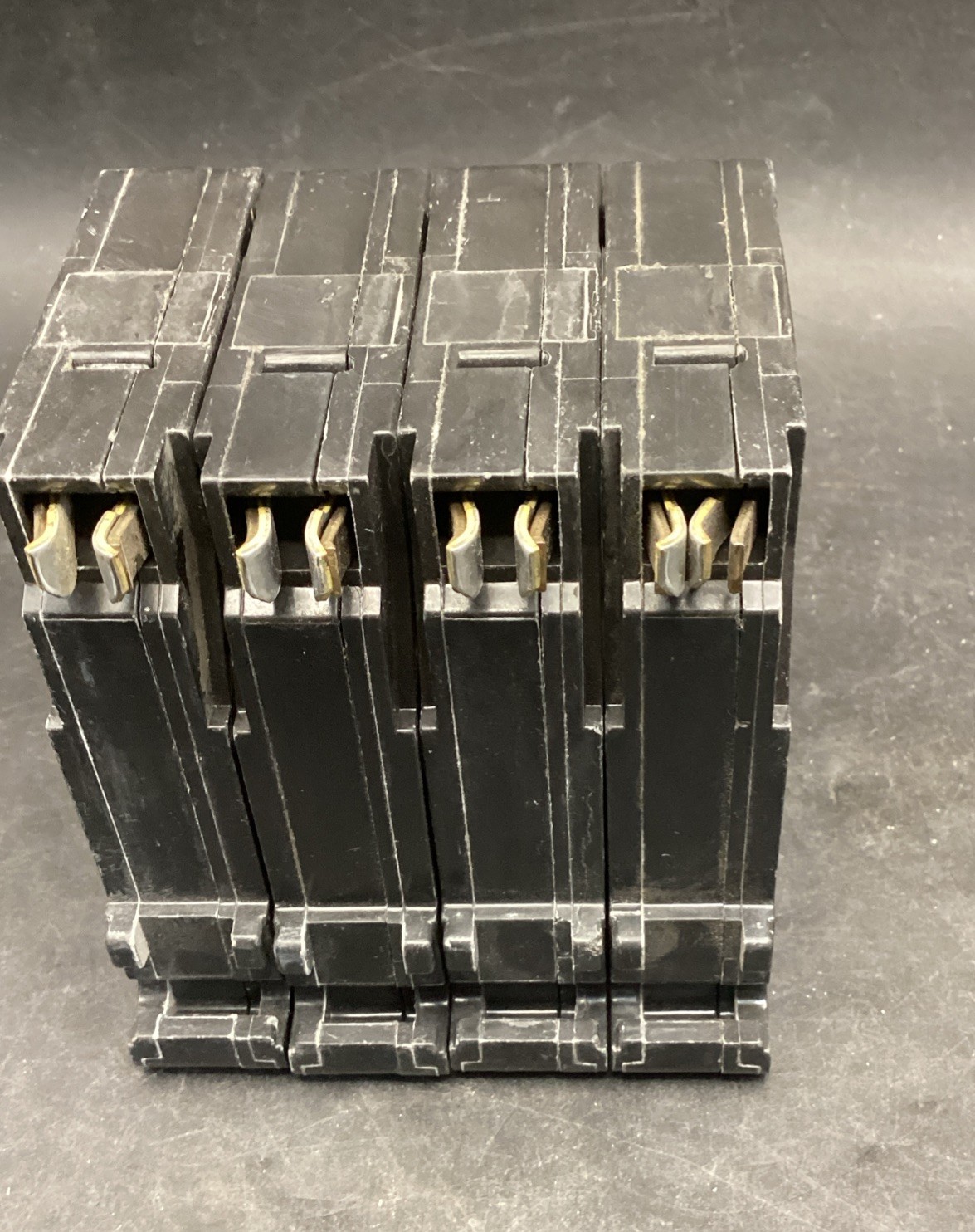 Lot Of 4 Cutler-Hammer CH120 20 Amp 1 Pole Circuit Breaker Plastic Feet Used