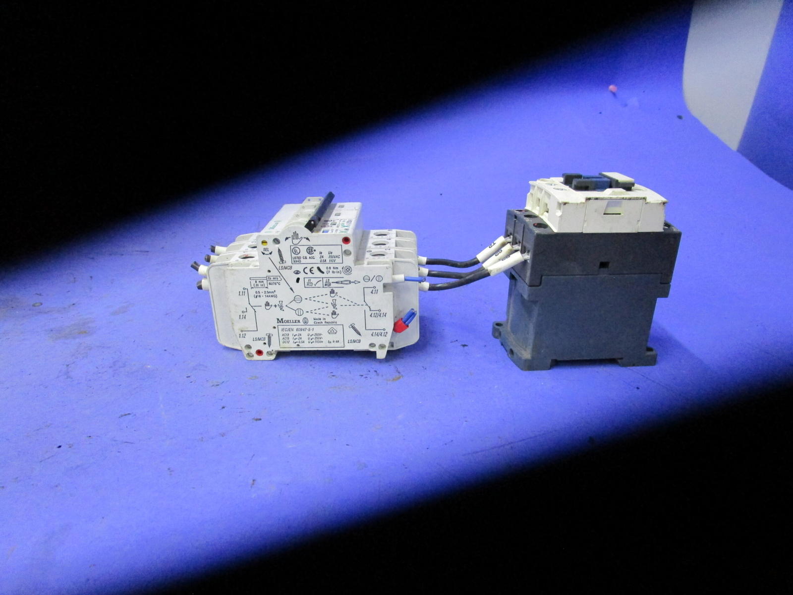 NEW MOELLER CIRCUIT BREAKER FAZ-D10/3-RT 10A 480Y/277V 3P W/SCHNEIDER ELECTRIC C
