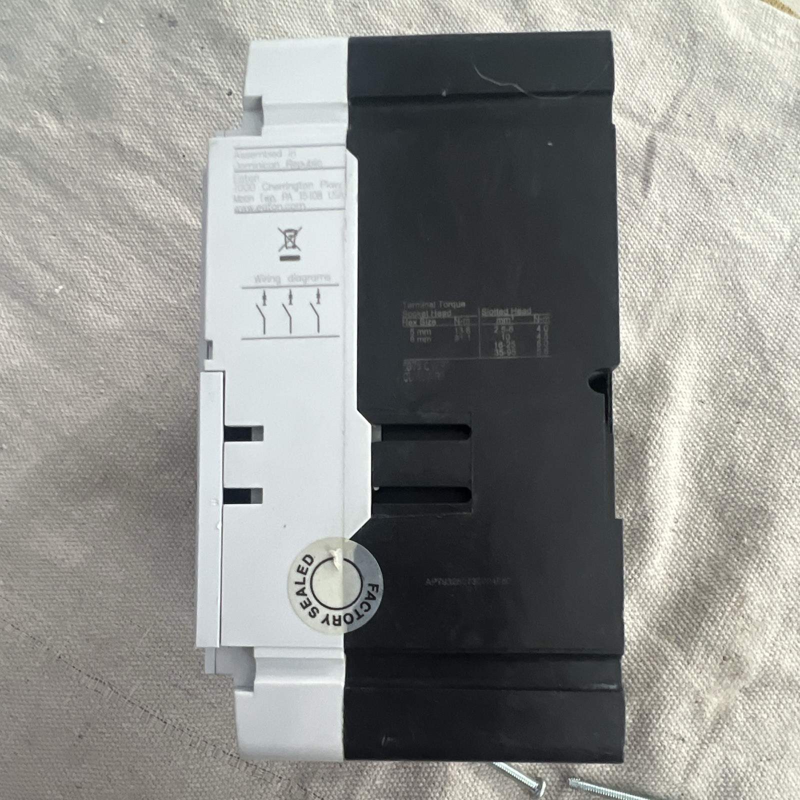 Eaton PDG23G0025TFFL Circuit Breaker 25A 3-Pole 481-500V 40C Trip