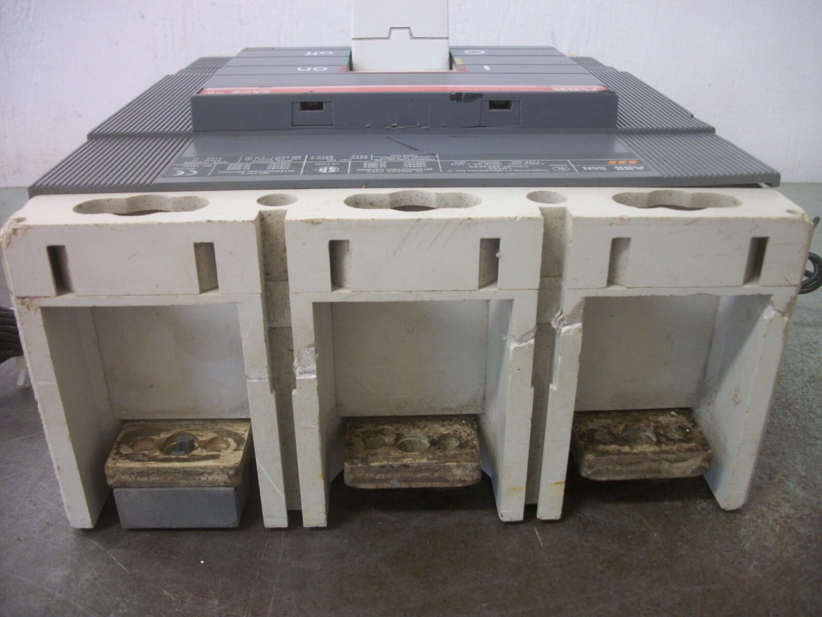 ABB SACE S6 S6N CIRCUIT BREAKER AA00494504 600AMP 600VOLT 3POLE W/SHUNT&AUX