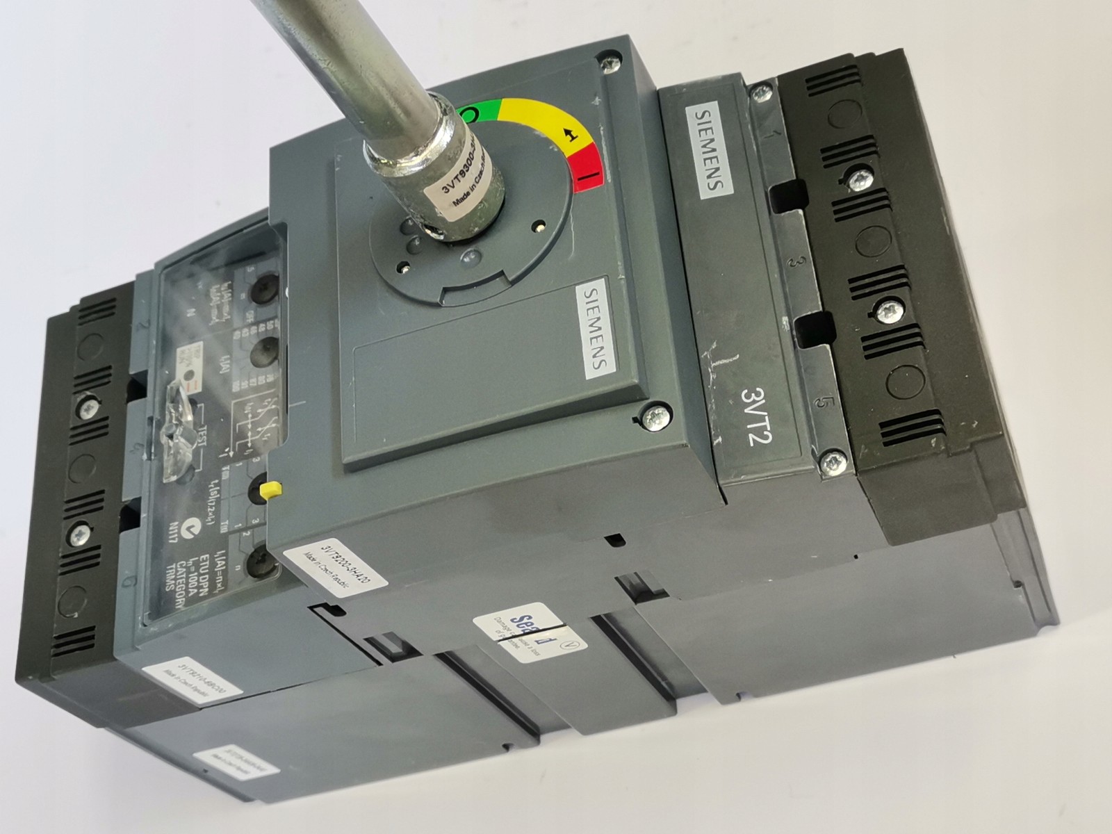 Siemens disconnector 3VT2 100 A used
