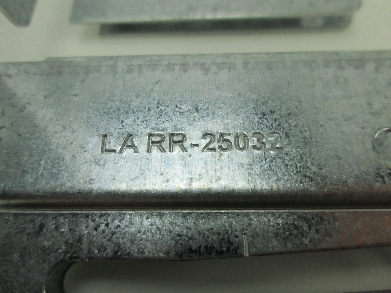 New Lot of 4 GE Spectra LA RR-25032 Circuit Breaker Mounting Bracket Metal CS