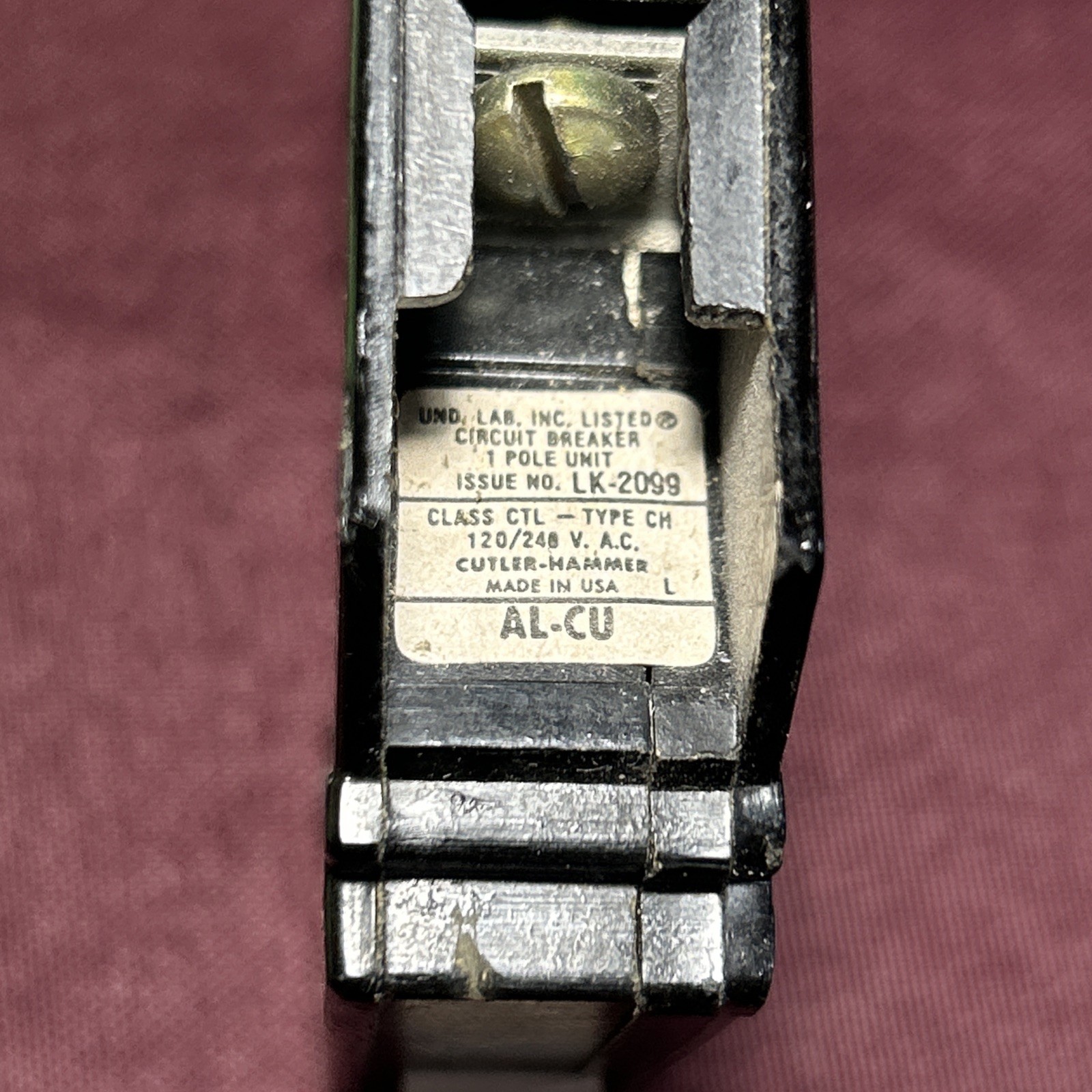 Cutler-Hammer CH120 20 Amp Eaton CH circuit breakers Black