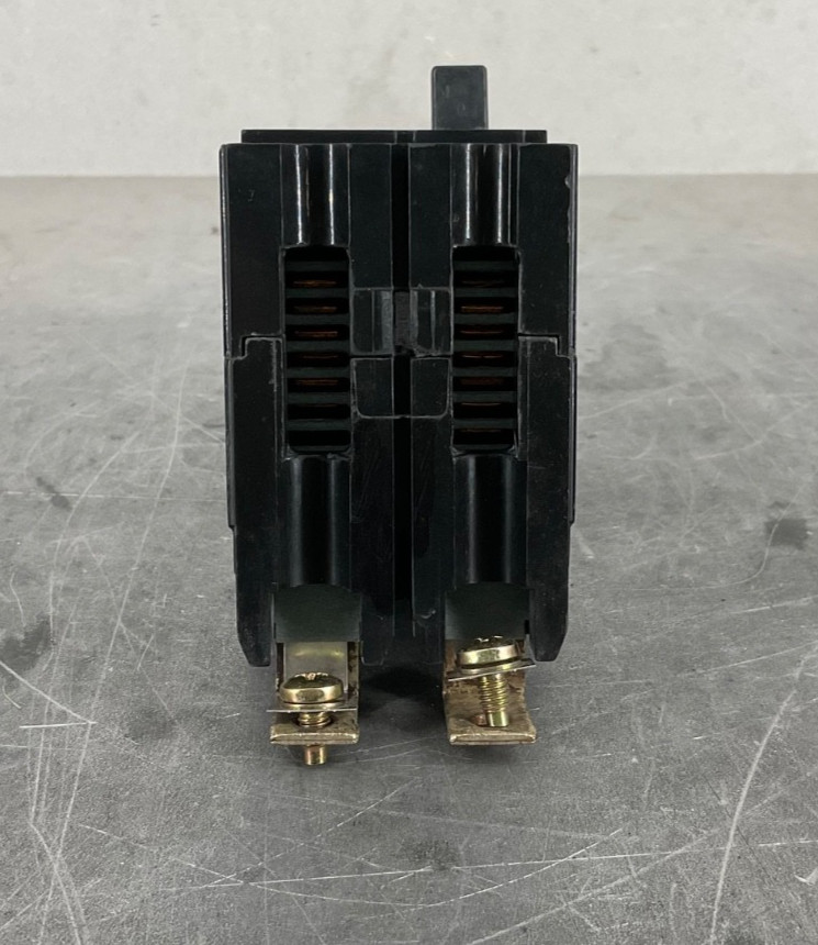G.E. TEYMO240 CIRCUIT BREAKER 2P 40 A 480/277VAC NEW