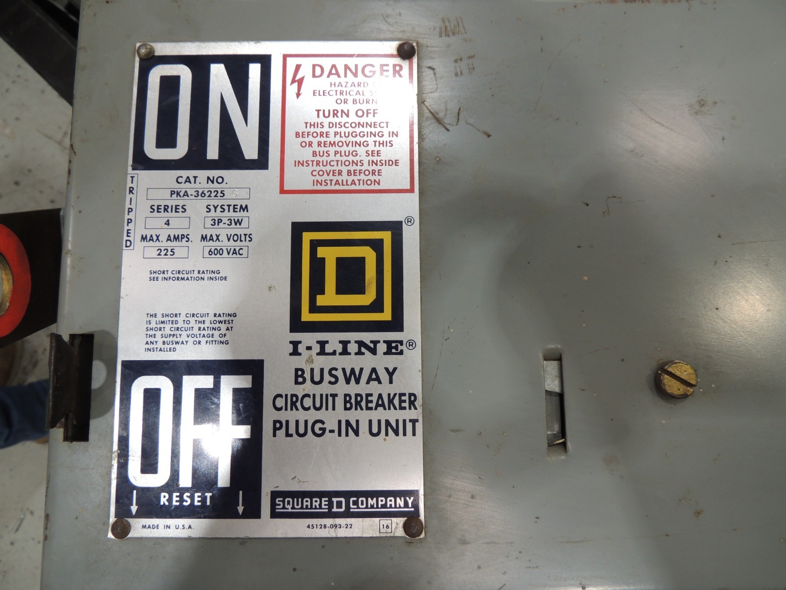 SQUARE D PKA36225G BUSWAY CIRCUIT BREAKER UNIT KAP36225 225 A 3P 600V 3W SER. 4