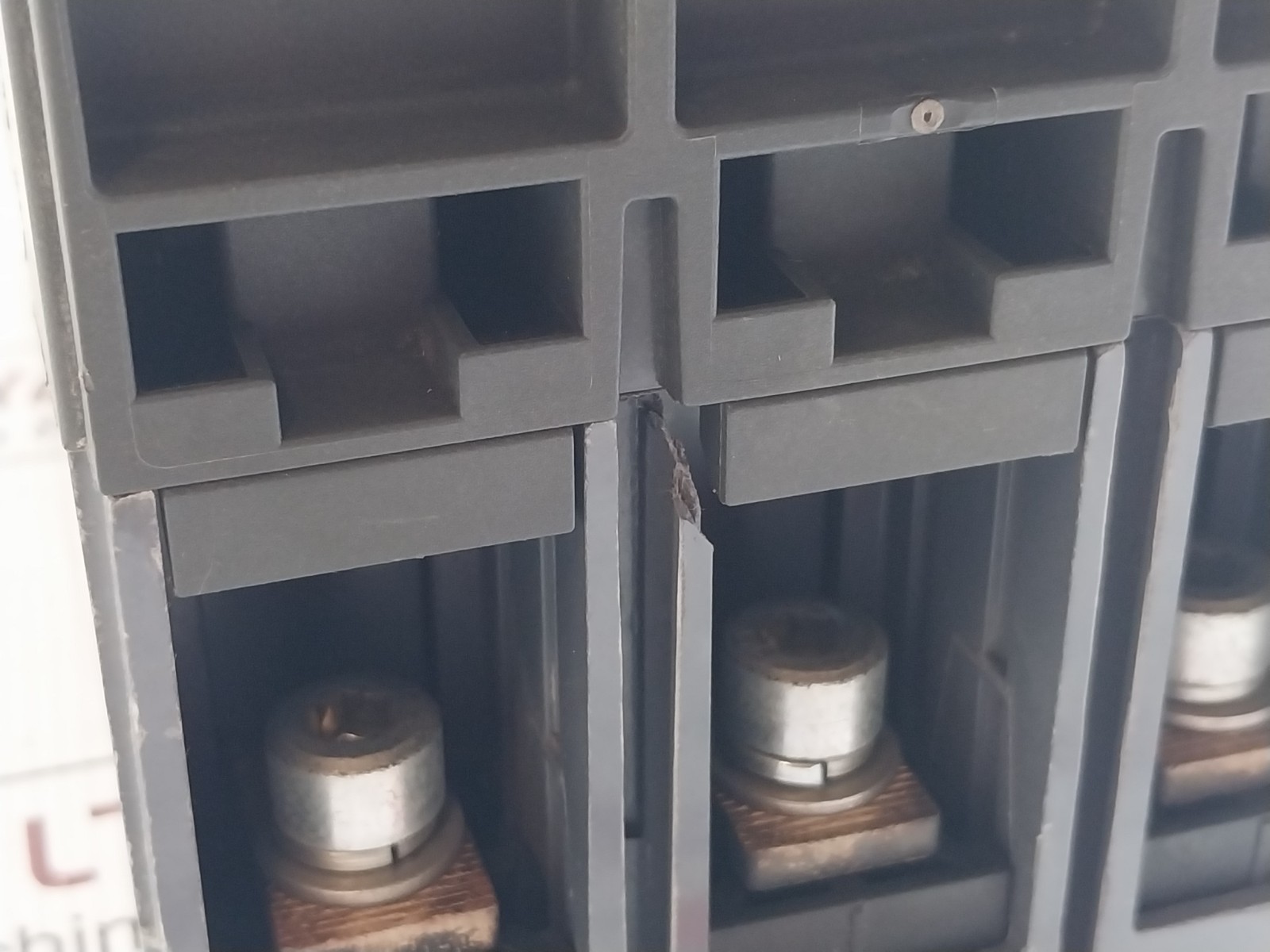 SIEMENS 3VT2725-2AA36-0AA0 3 Pole Circuit Breaker 690V- 10KA 5KA 50/60HZ