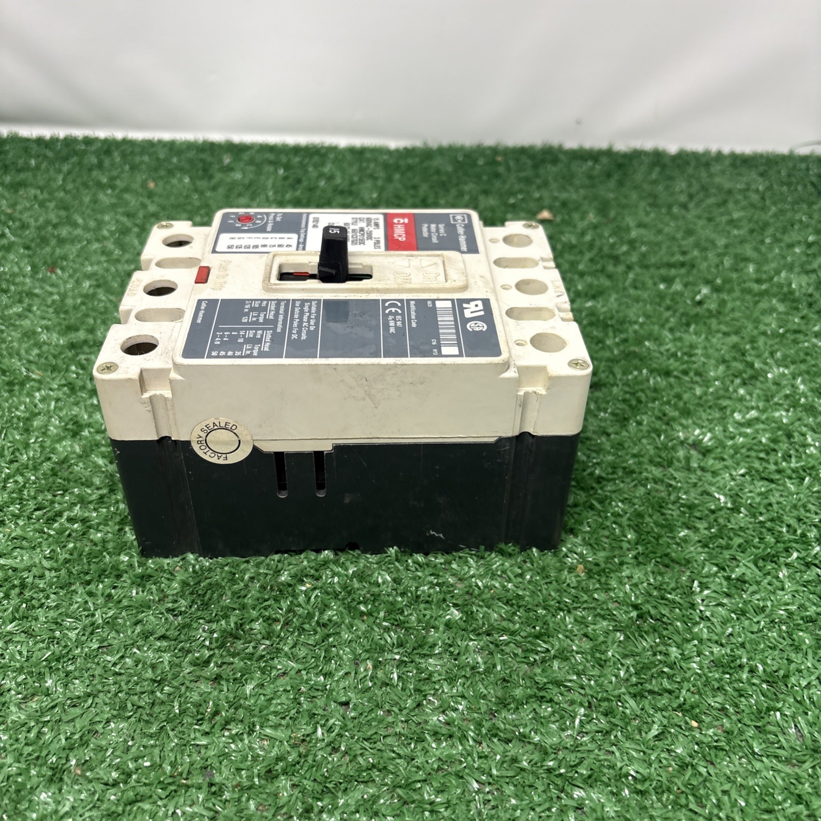 Used EATON /Cutler Hammer HMCP015EOC 15 Amp 600 Volt 3 Pole Circuit Breaker