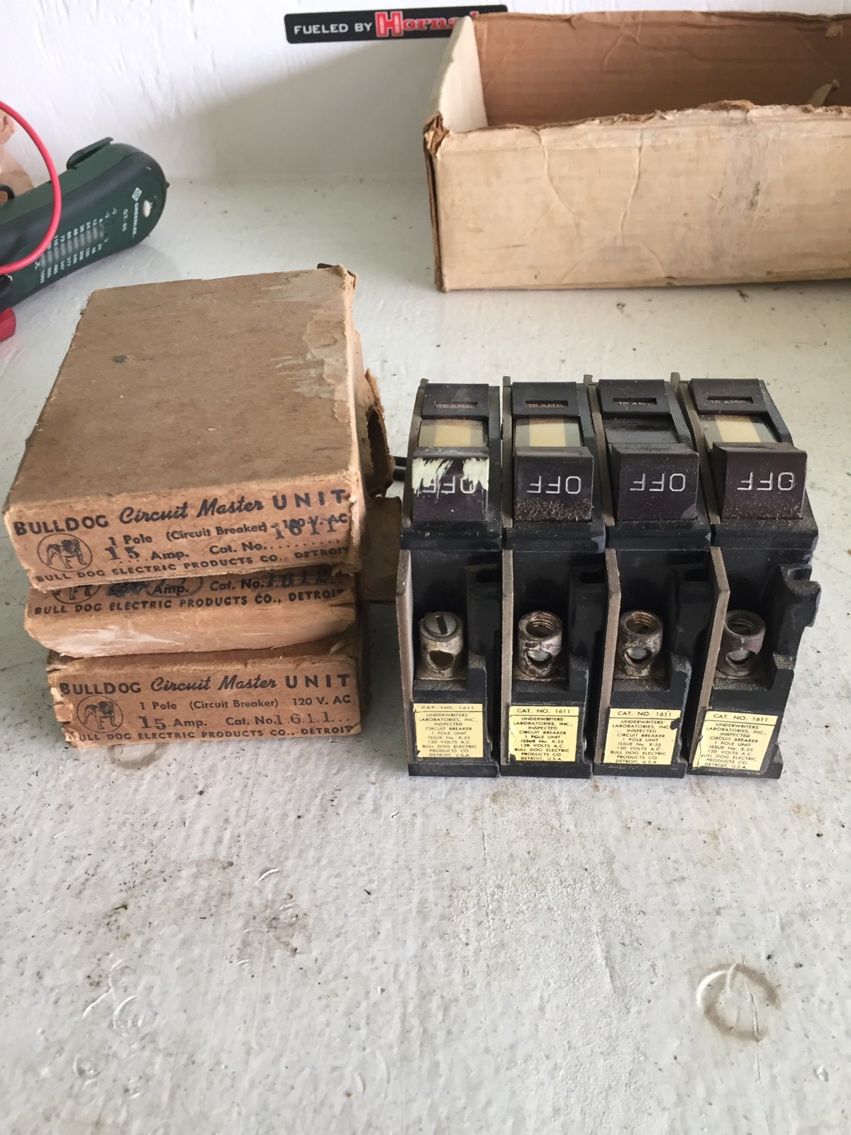 Lot of 4 Bulldog 1611, 15 Amp, 1-Pole, 1P, Circuit Breaker. 15A Tested