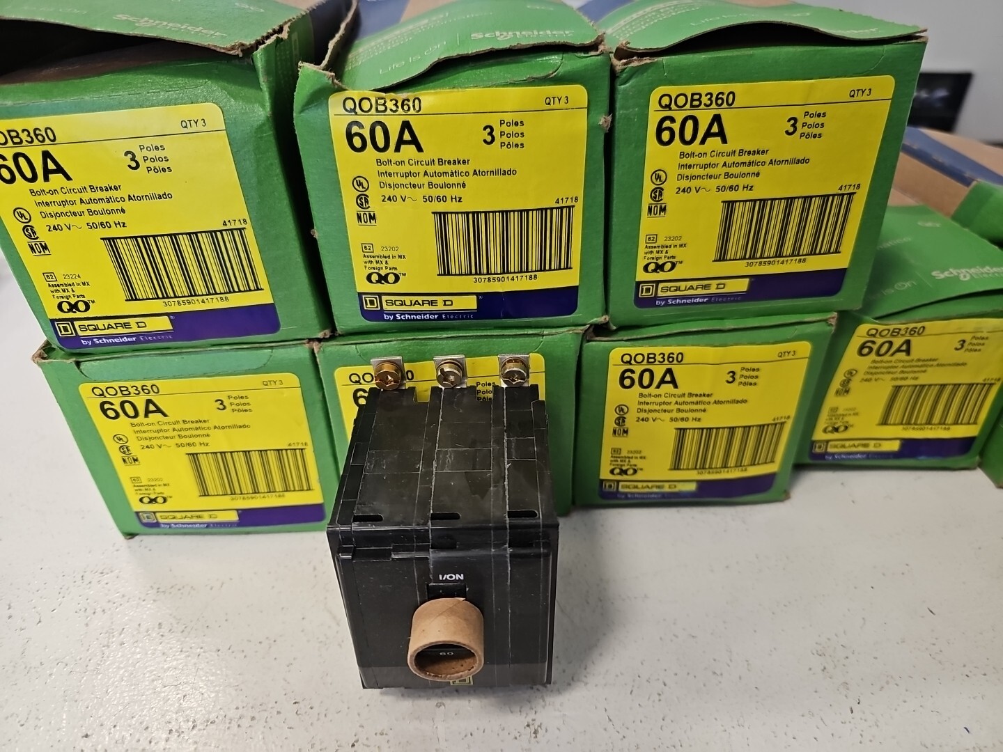 NEW QTY 1 SQUARE D QOB360 – TYPE QOB – 60A 240V 3 POLE BOLT-IN CIRCUIT BREAKER
