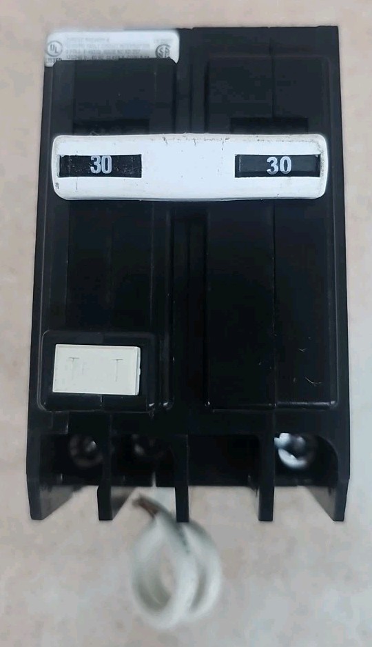 Eaton GFTCB230 Circuit Breaker 30A 2Pole 240V SW SEE PICS