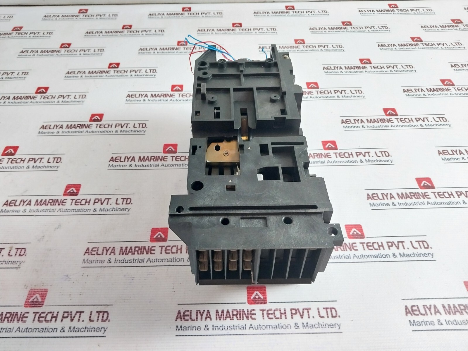 MERLIN GERIN STR 28 D Circuit Breaker 1073021B 24VDC 1250A