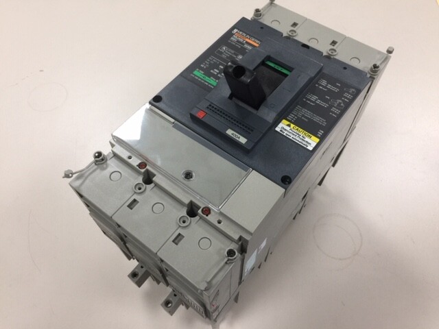 Merlin Gerin NSJ400A Switch w/ 32514 Plug in Base Adapter / (2) Aux / 400A 600V
