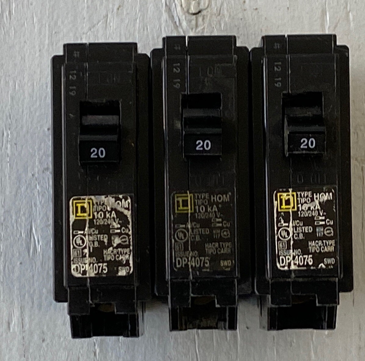 SQUARE D HOM120 HOMELINE 1 POLE 20 AMP 120/240V BREAKER LOT OF 3