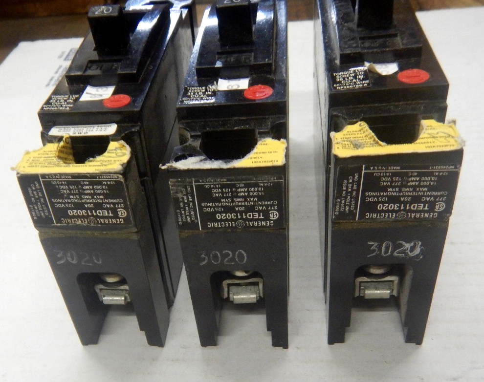 (3) GE TED113020 Molded Case Circuit Breaker 1 Pole 20 AMP 277v USED