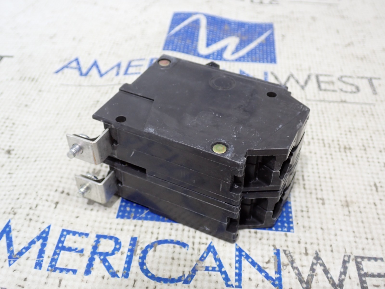 GE THQB2120 20 Amp 2 Pole 120/240 Volt Bolt On Circuit Breaker New Take Out