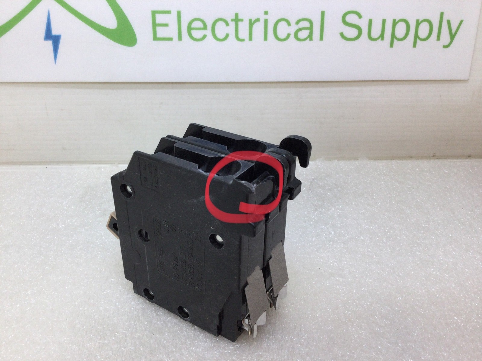Cutler Hammer CH2100 100 Amp 2P 120/240v Plastic Foot Circuit Breaker – Flawed