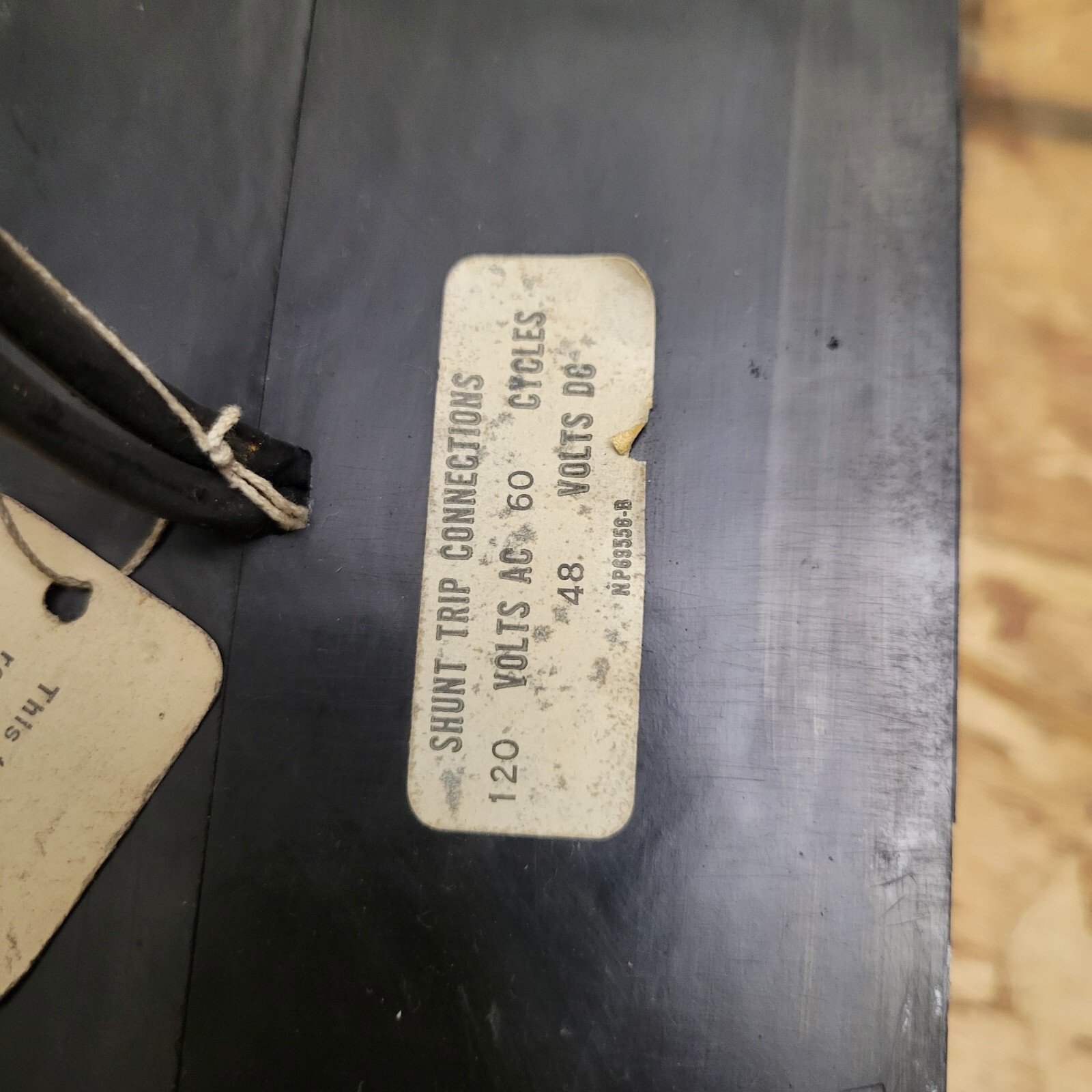 Westinghouse DA3300Y Circuit Breaker, 300A, 240VAC, 3 Pole With Shunt Trip 120v