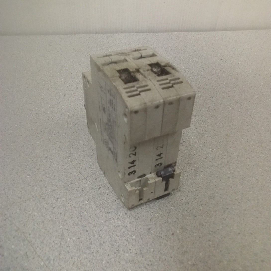 Allen Bradley 1492-SP2C020 Ser. C Circuit Breaker