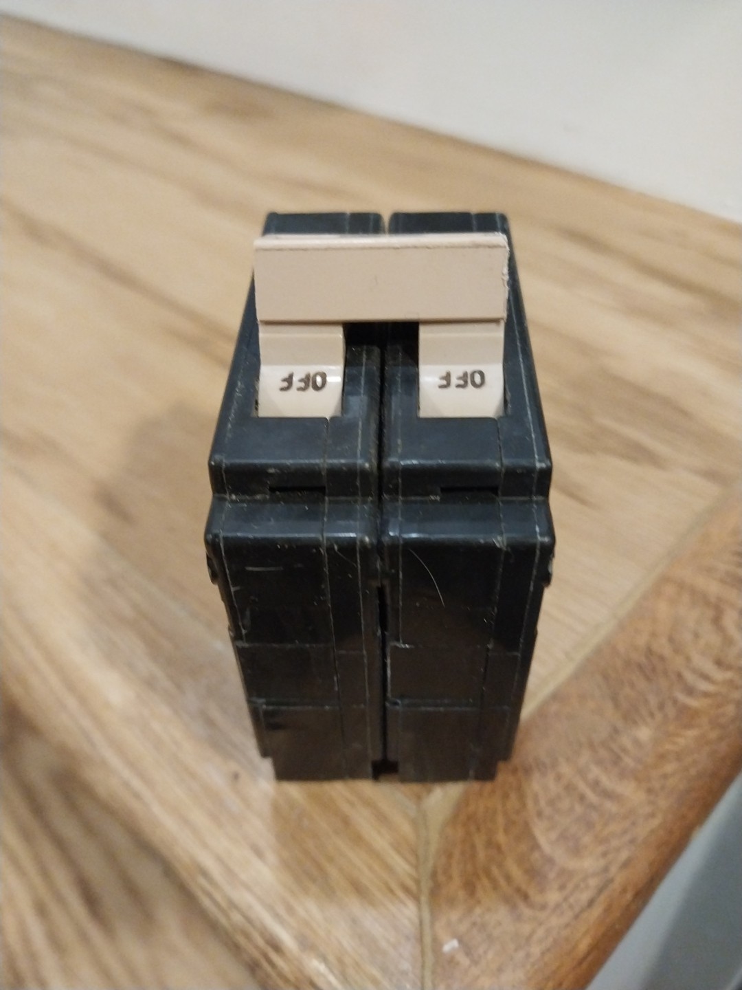 Cutler Hammer 2 Pole 30 Amp Breaker
