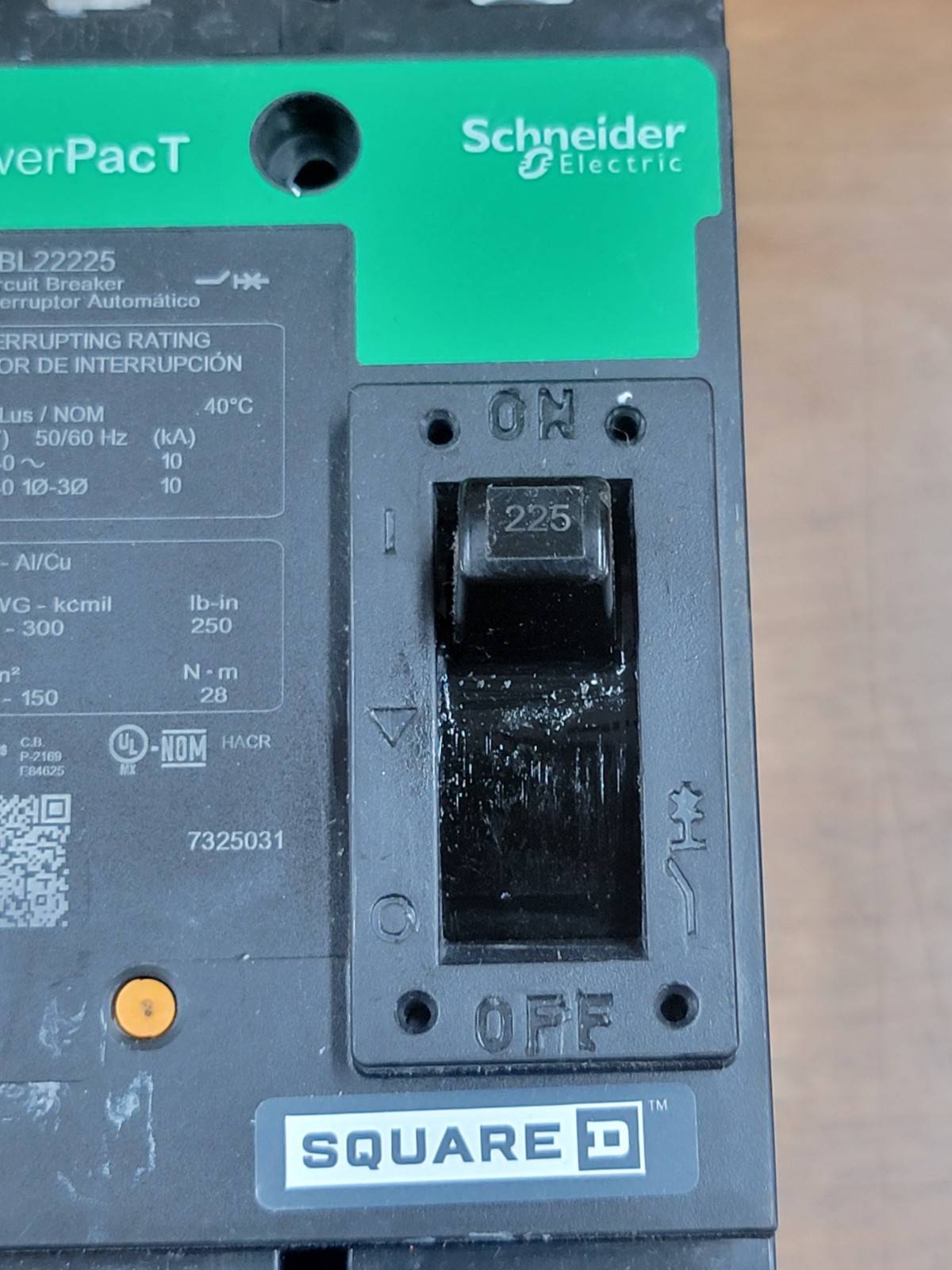 NEW QBL22225 SQUARE D 2 POLE 225AMP 240V 10KA POWERPACT CIRCUIT BREAKER